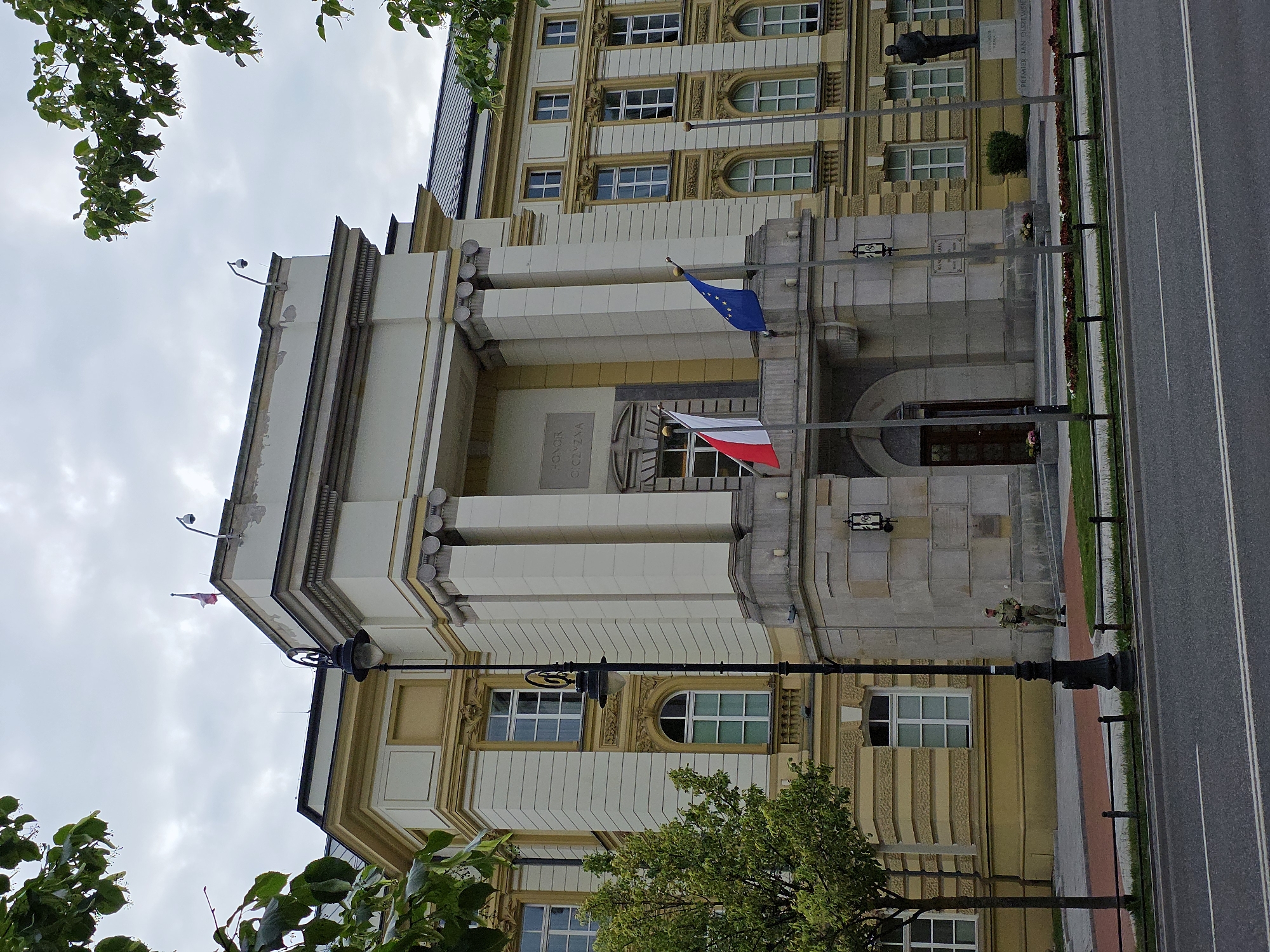 Warsaw walkabout captures monuments, architecture, protest signs