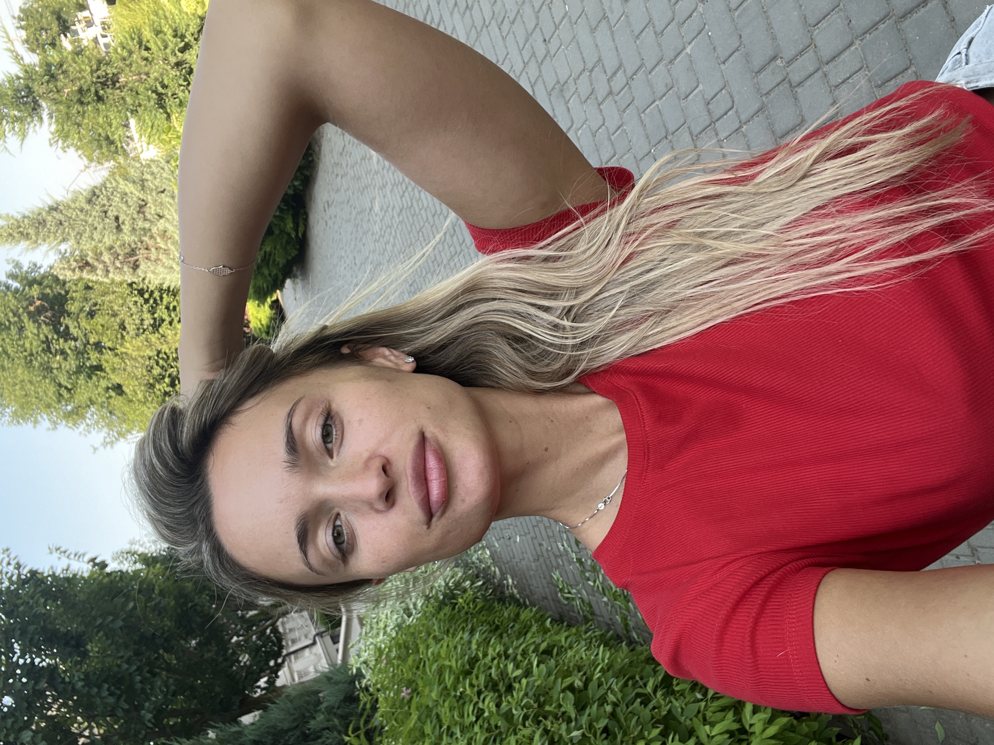 Summer morning in Fontanka: streets, selfies, and a local supermarket