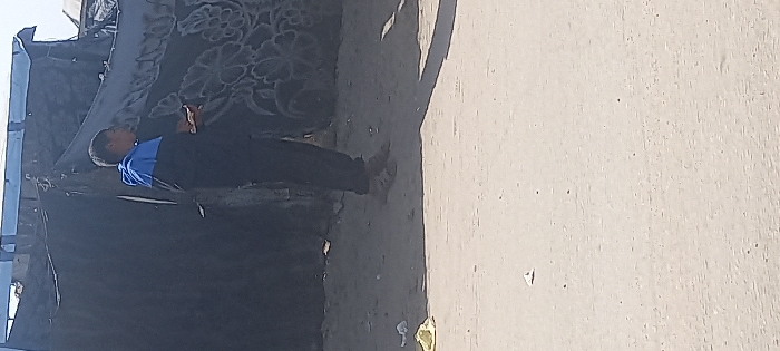 Daily life captured in Khan Yunis streets during morning hours