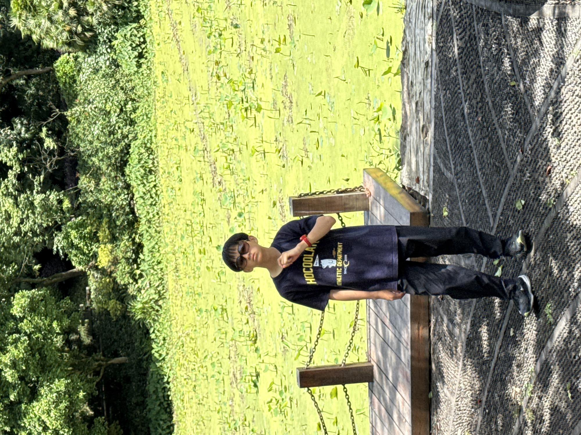 Morning visitors enjoy wildlife feeding, sightseeing at Eling Park