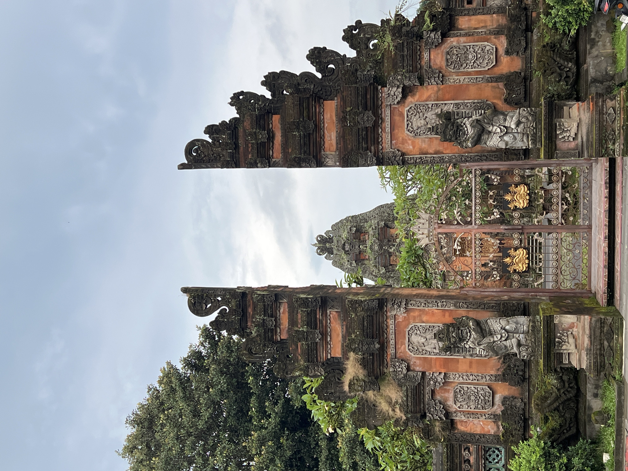 Traditional Balinese ceremonies and musical performances in Ubud region
