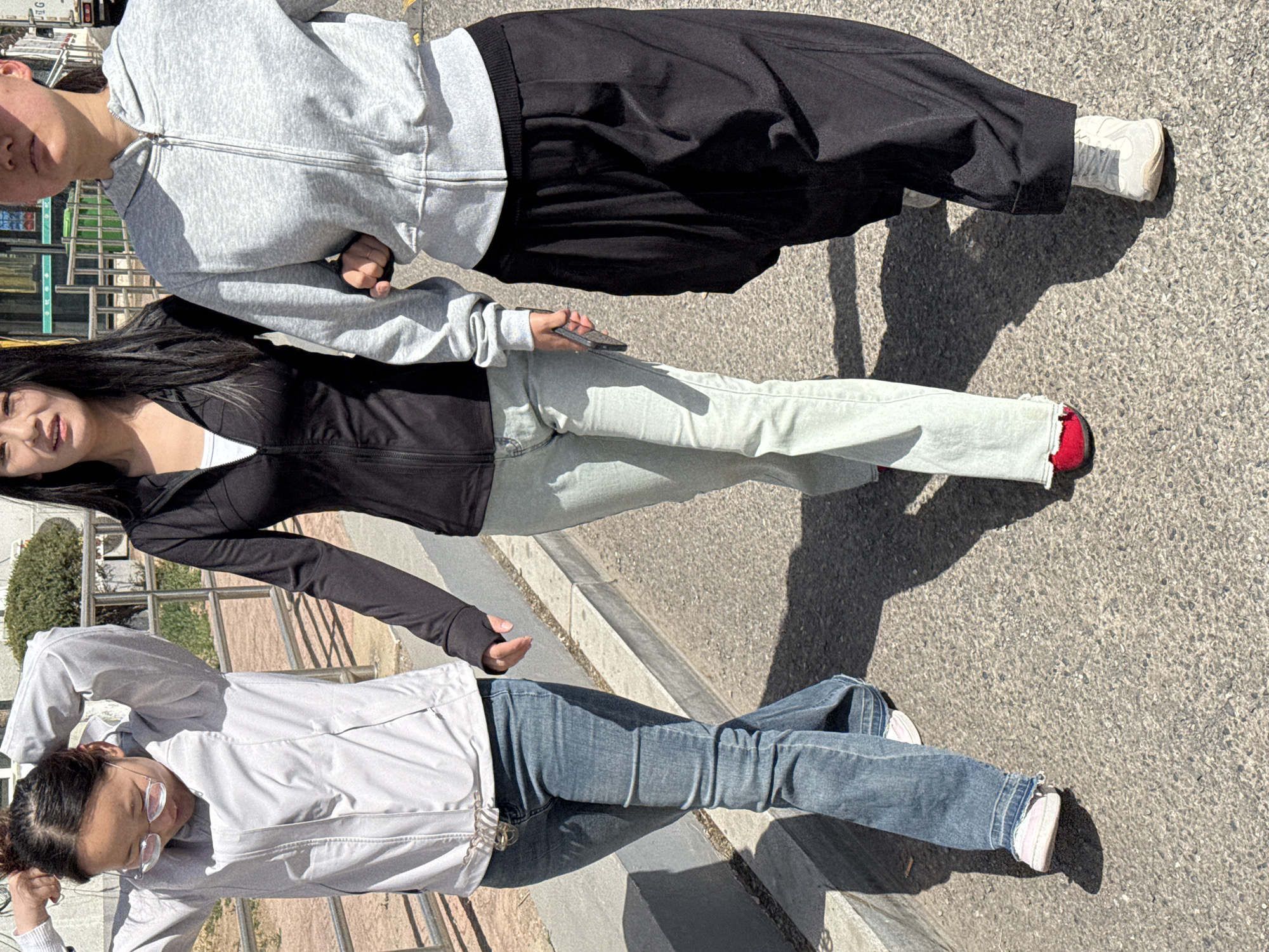 Three people spotted on urban street in Zhongtun, China