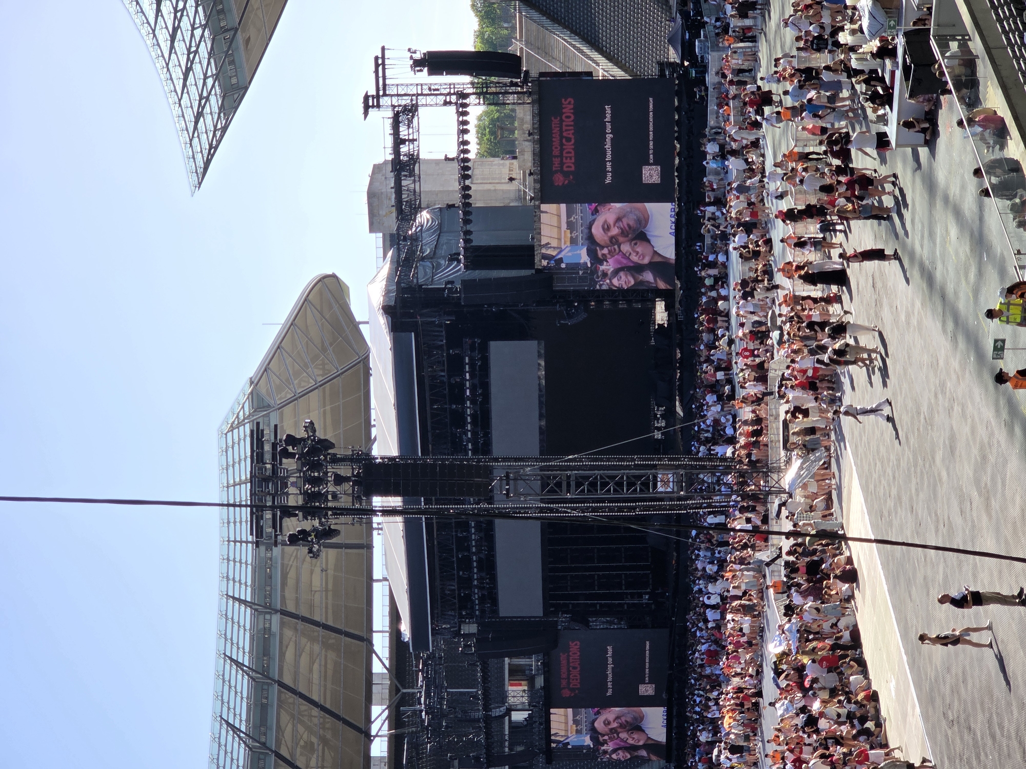 Bruno Mars Romantic Tour live at a packed Berlin stadium