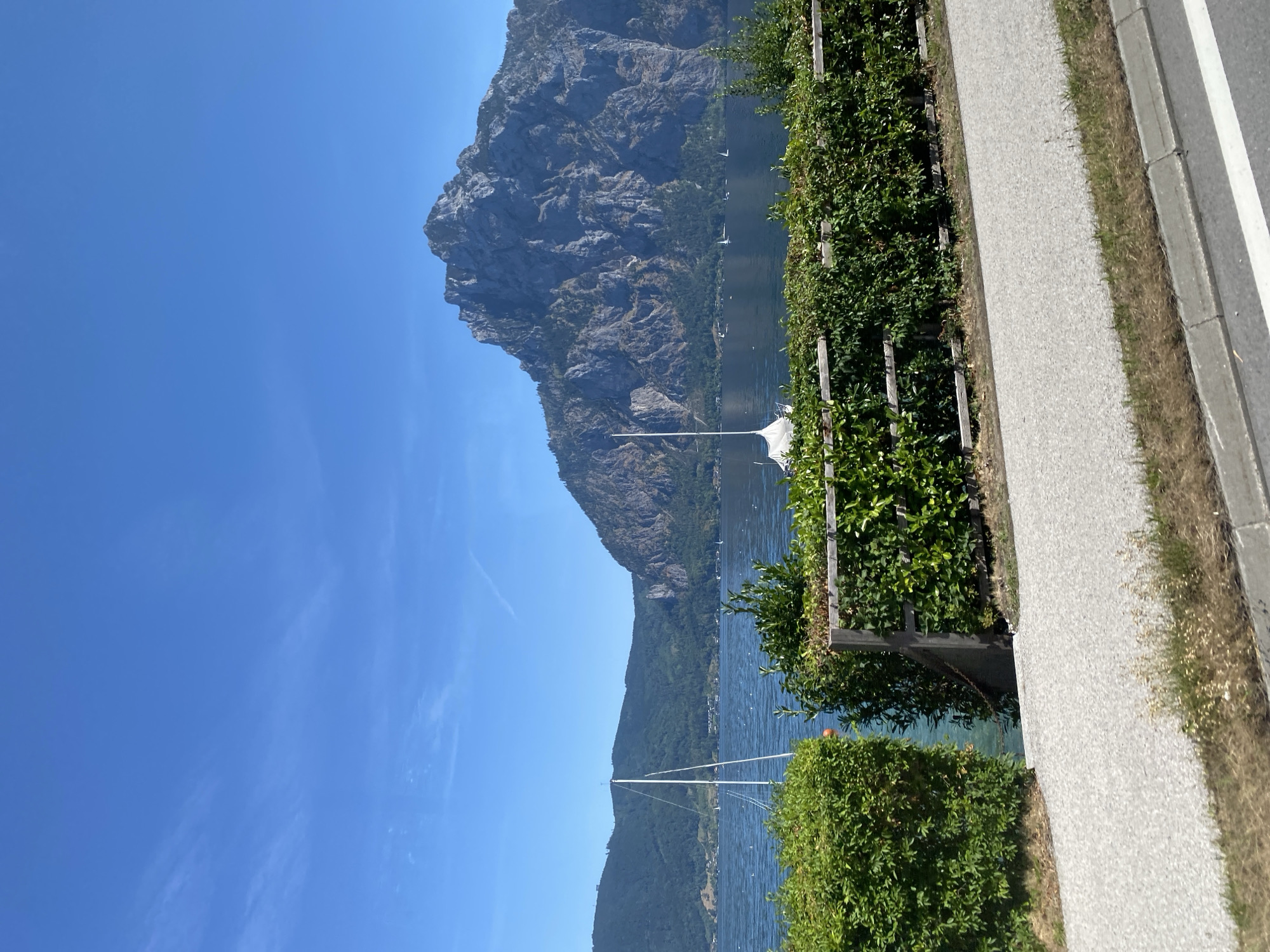 Sunny morning along the Traunsee shore, Salzkammergut
