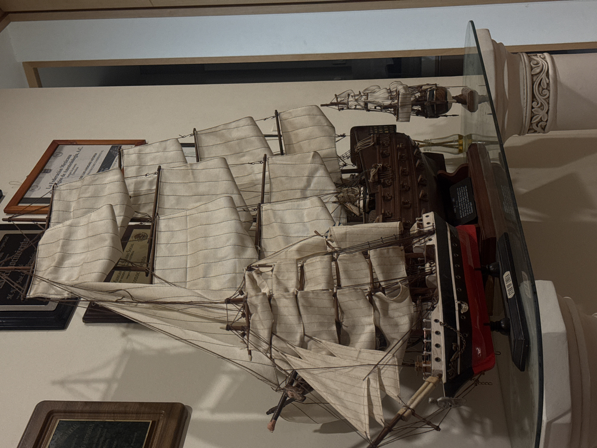 Model ship display documented in Puebla, Mexico