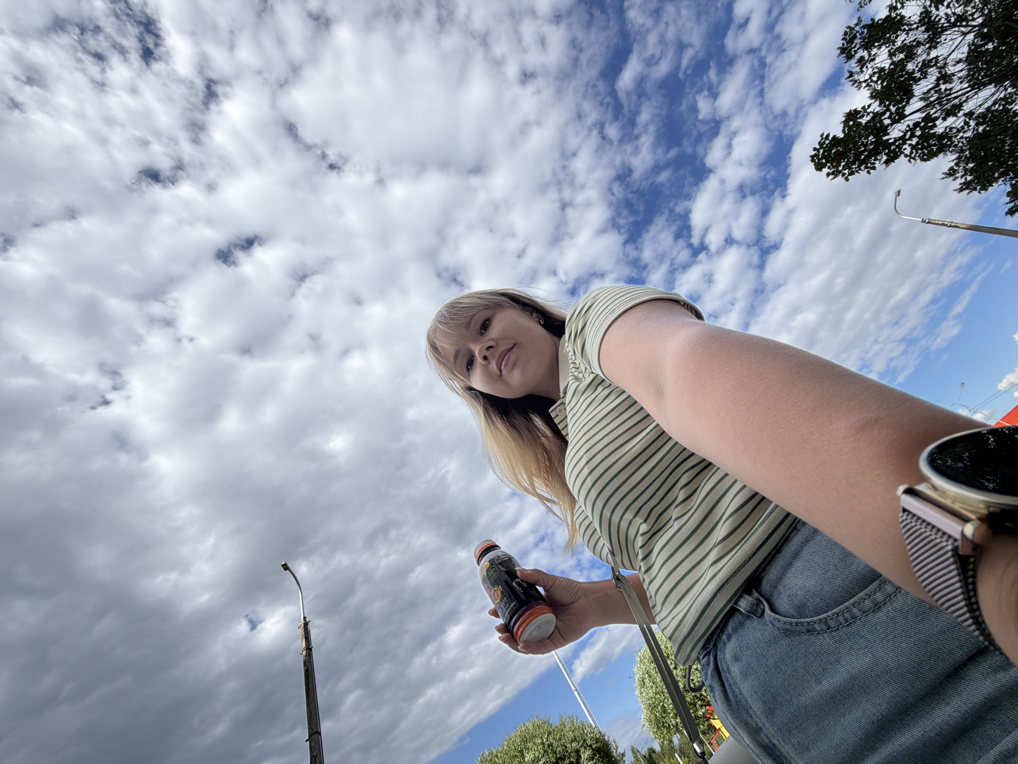 Daily life moments captured across Chaikovsky, Russia Tuesday afternoon