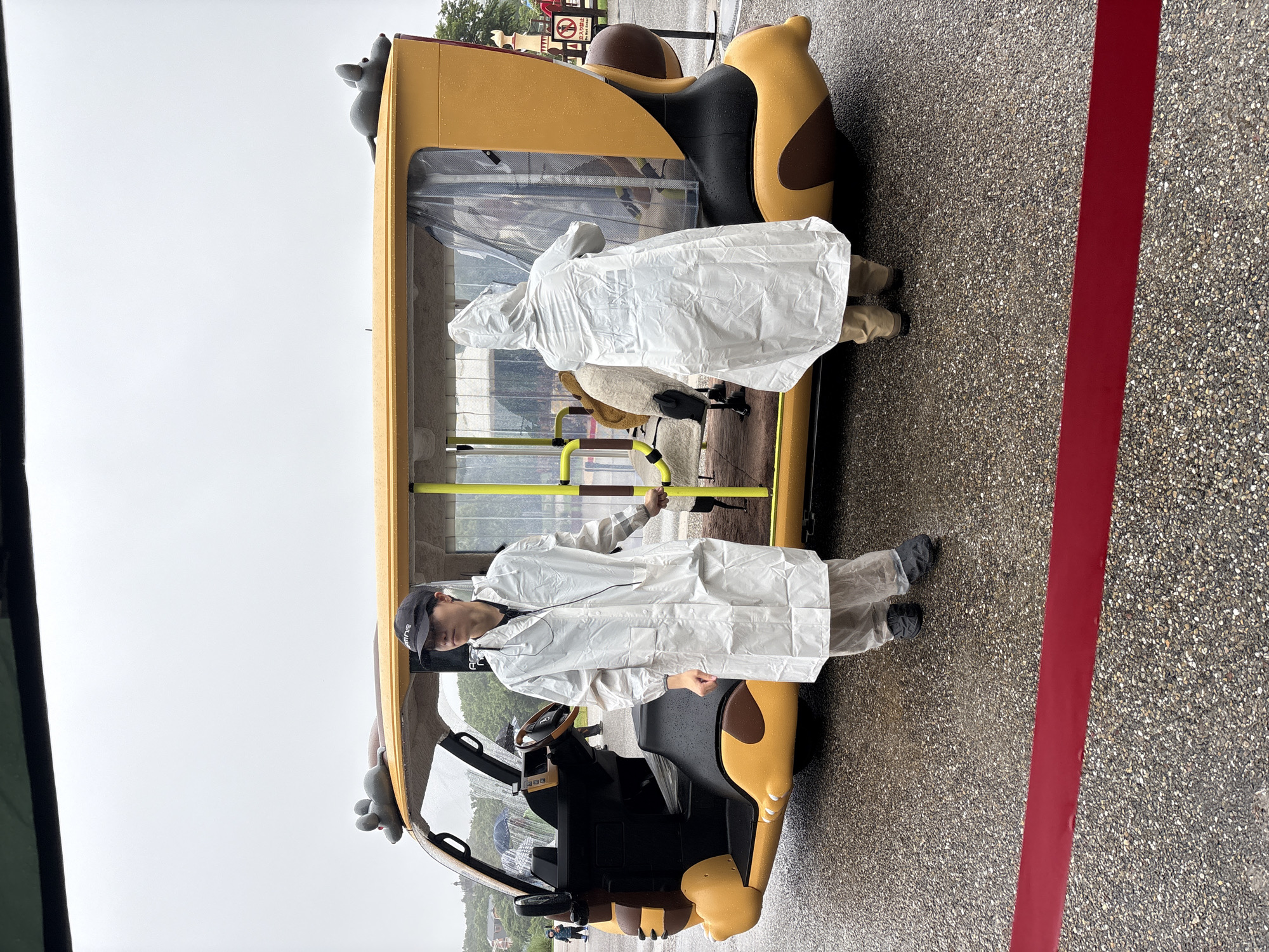 Dog-shaped autonomous vehicle spotted at Nagakute attraction