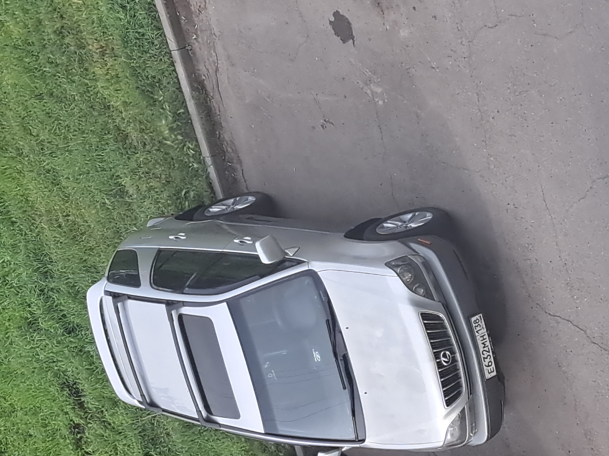 Ordinary morning traffic and street activity in Irkutsk