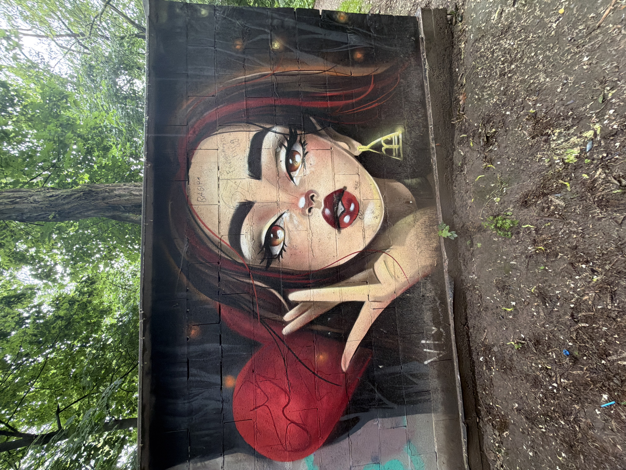 Urban wanderer documents rainy morning scenes across central Kyiv