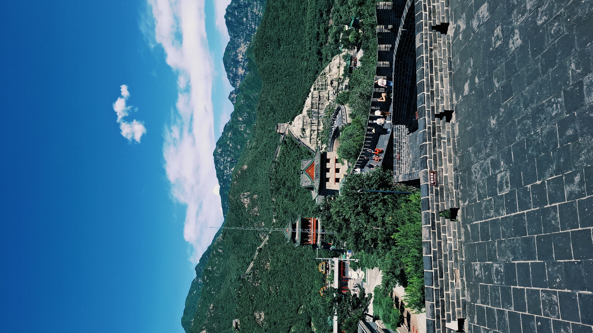 Tourists visit Great Wall section in Changping District