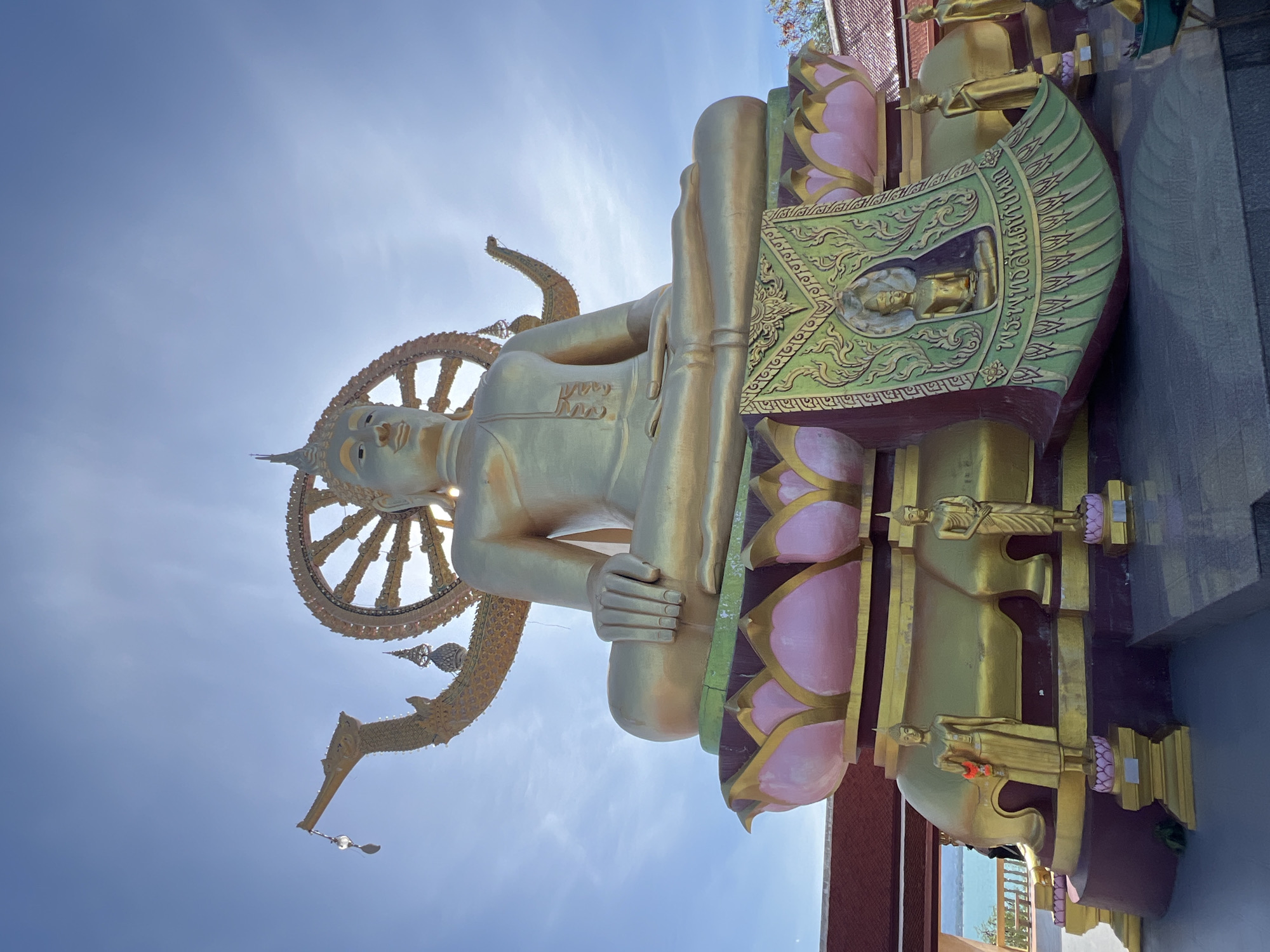 Plane landing observed near golden Buddha statue in Thailand