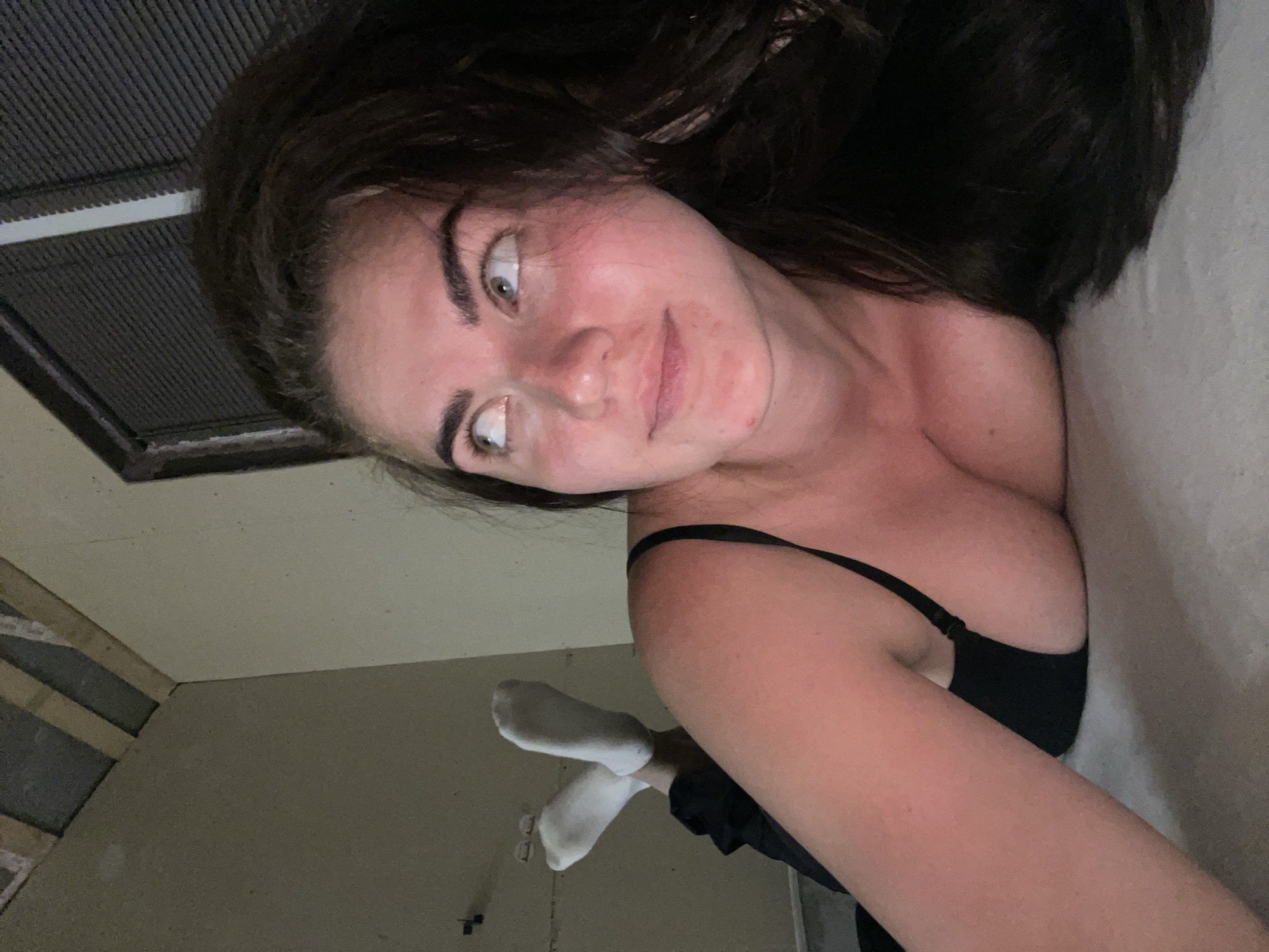 Candid selfies and Russian text slides from a Moscow bedroom