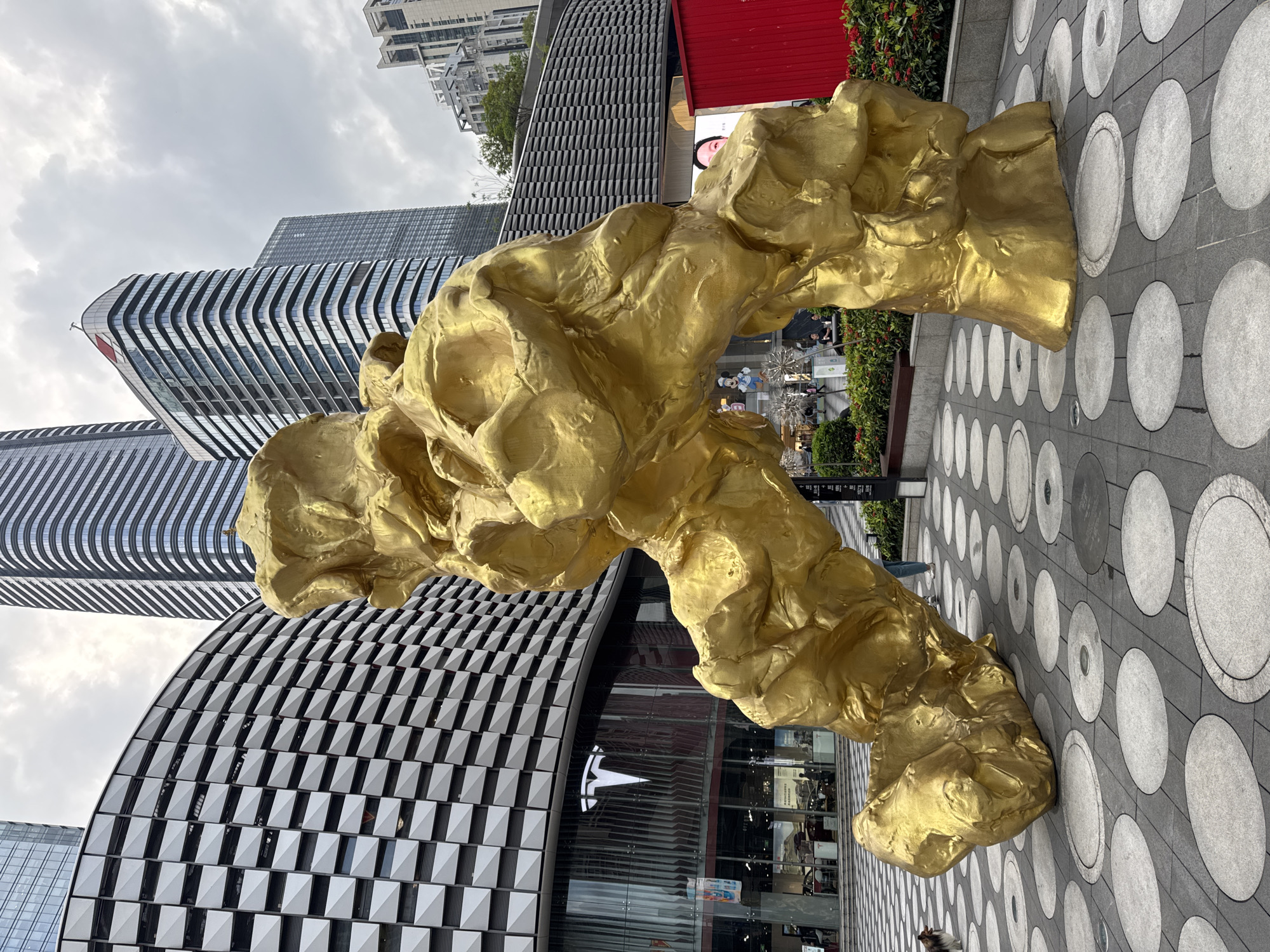 Morning walk documented through Futian District commercial area