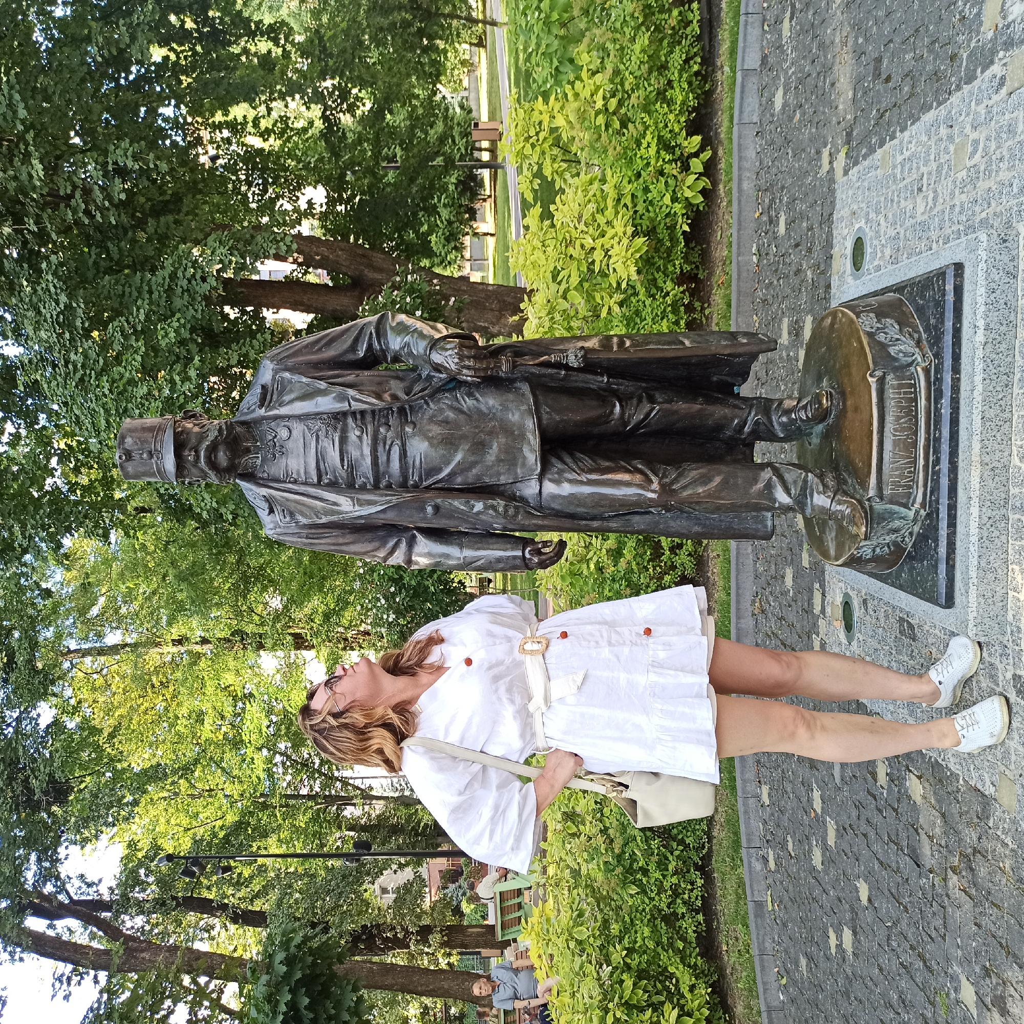Afternoon walking tour through Chernivtsi's parks and historic streets