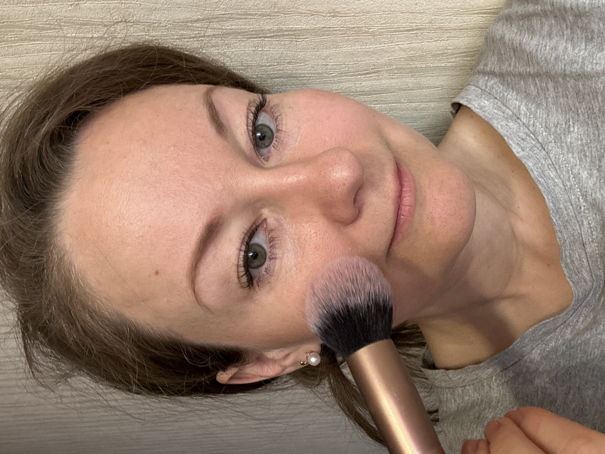 Woman's morning routine and selfies captured in Moscow