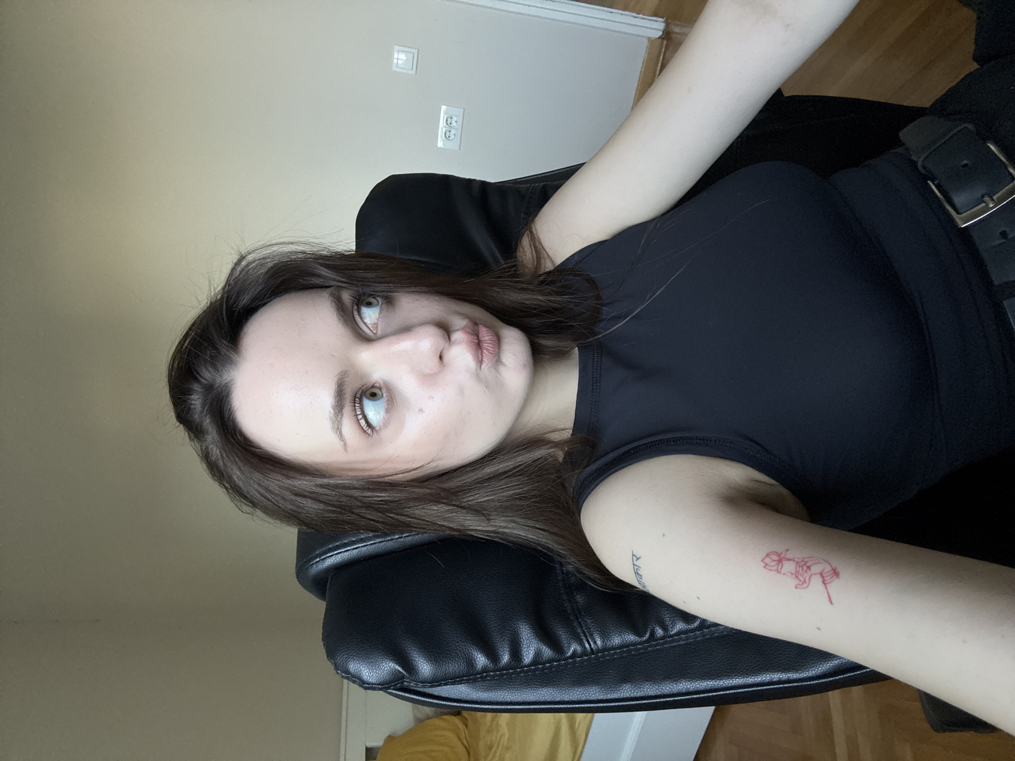 Seated in a Belgrade office chair, shifting poses over one minute