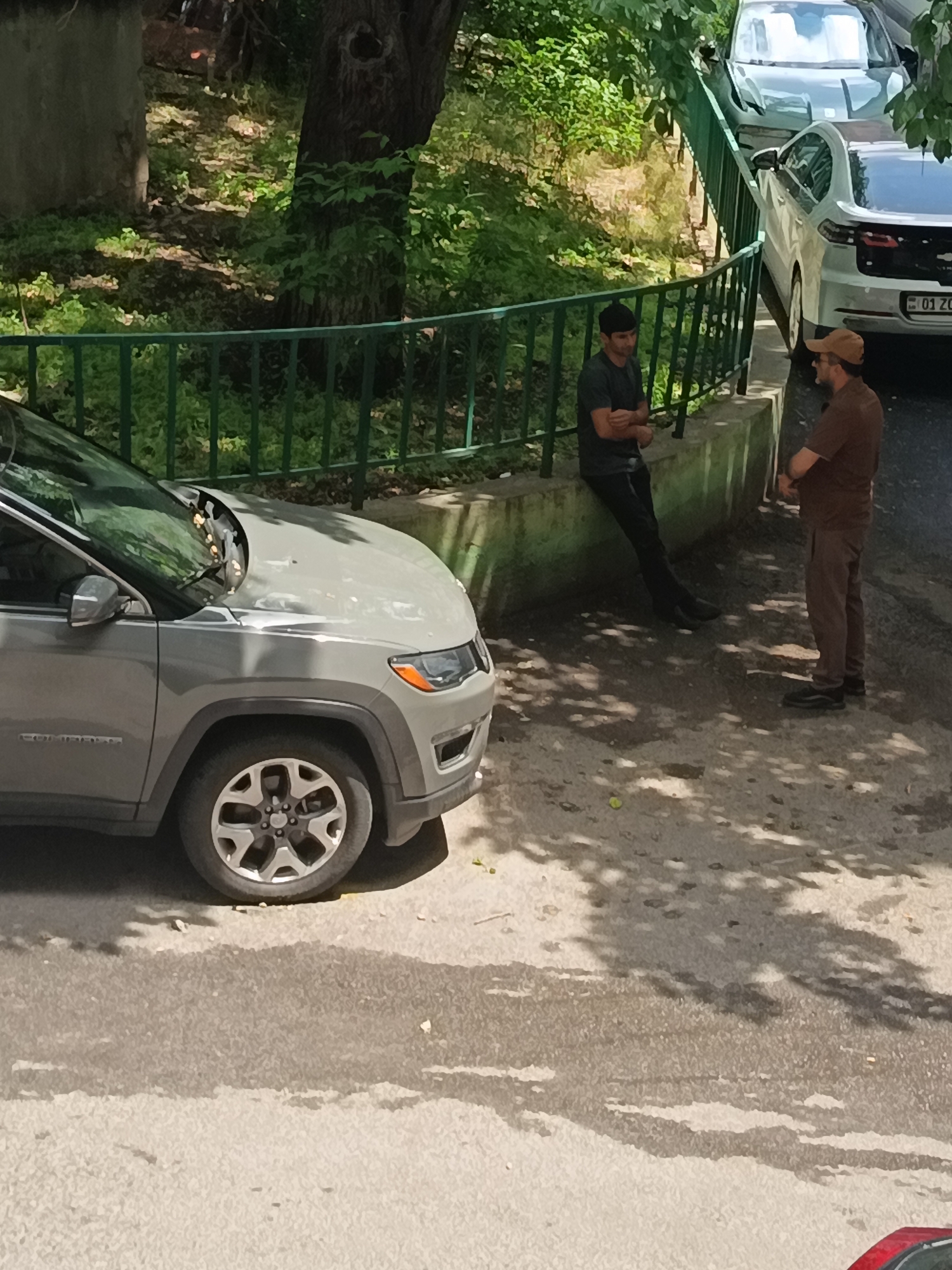 Car scenes and traffic incident aftermath across multiple locations