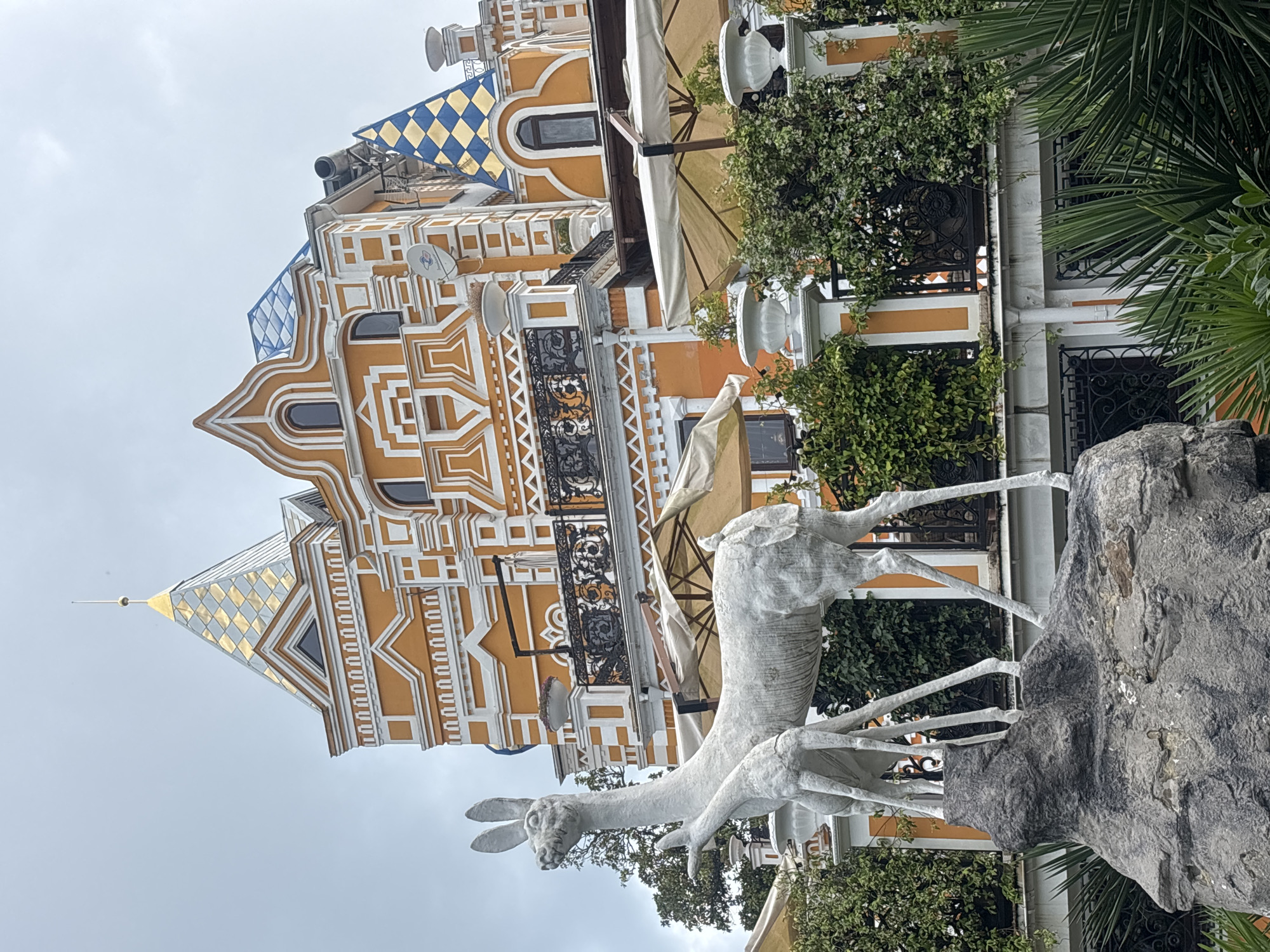Morning walkthrough of Sochi Park's rides and attractions