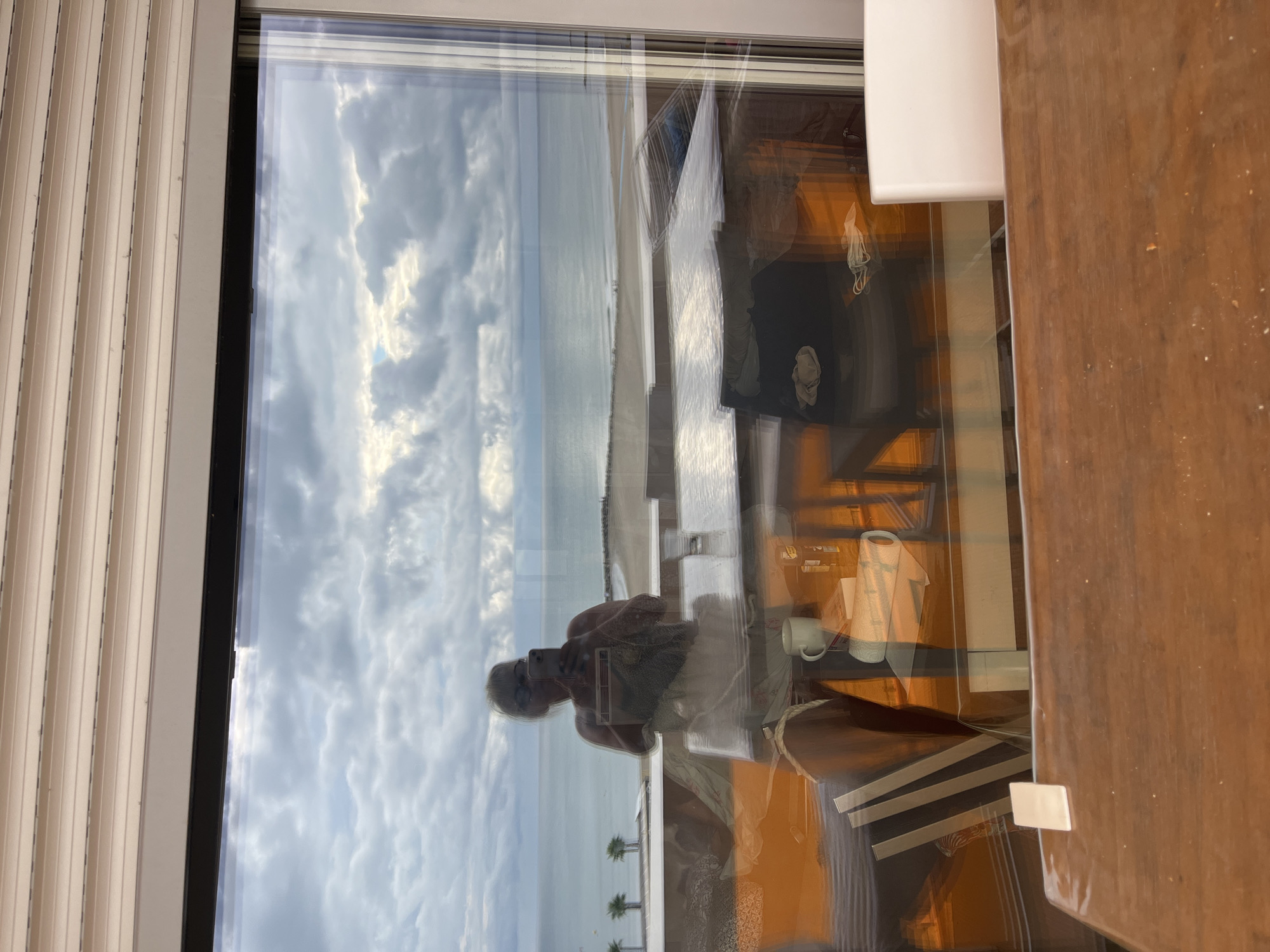 Beachside breakfast and selfies in Palavas-les-Flots