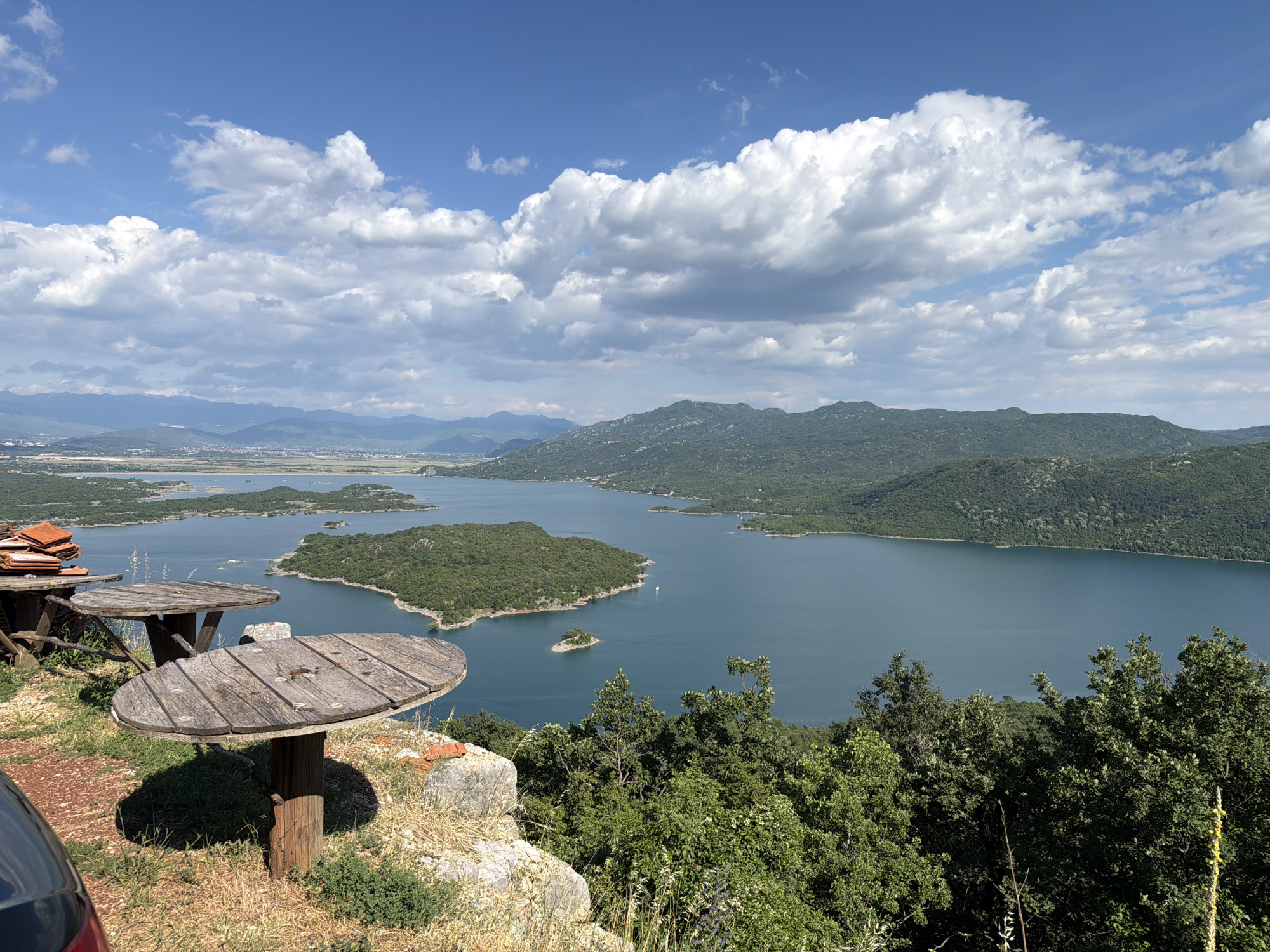 Lakeside roadside stand stop in Ponikvica, Montenegro