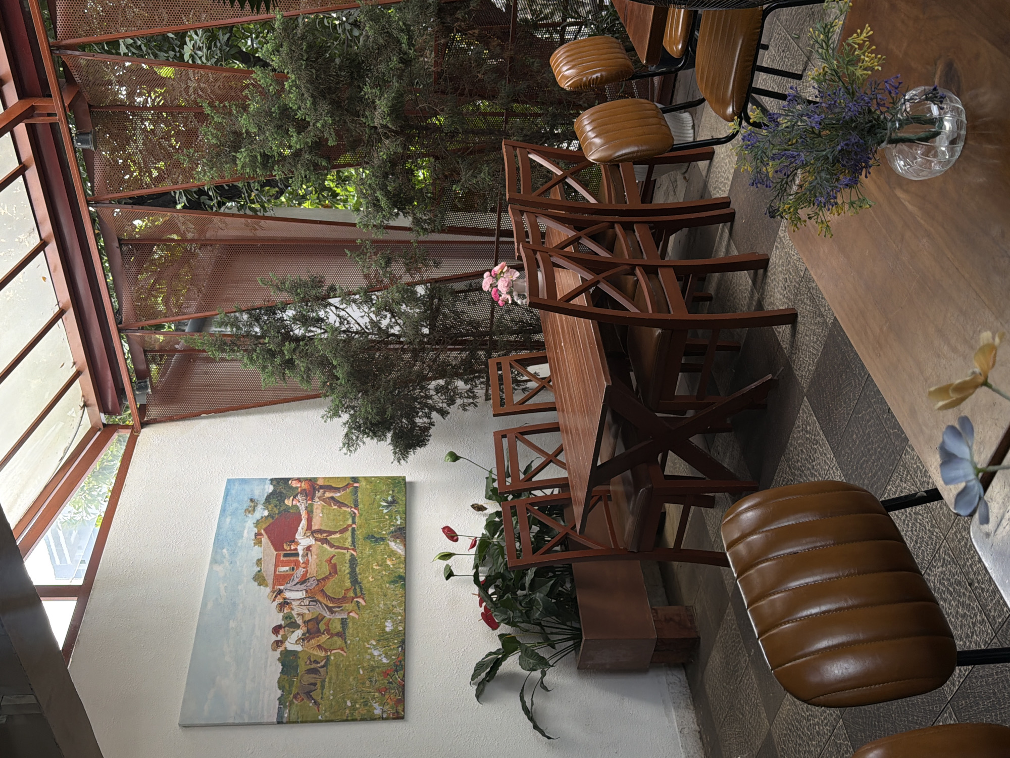 Morning documentation of interior spaces in Đà Nẵng cafes