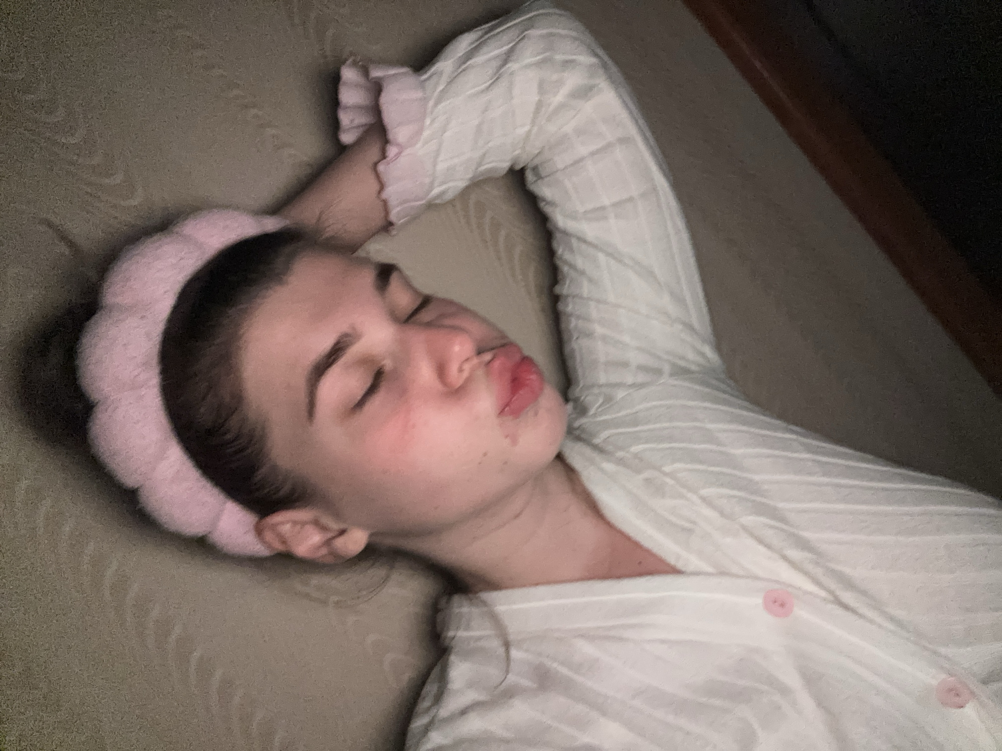 Woman's evening routine captured in Мещёры, Russia apartment