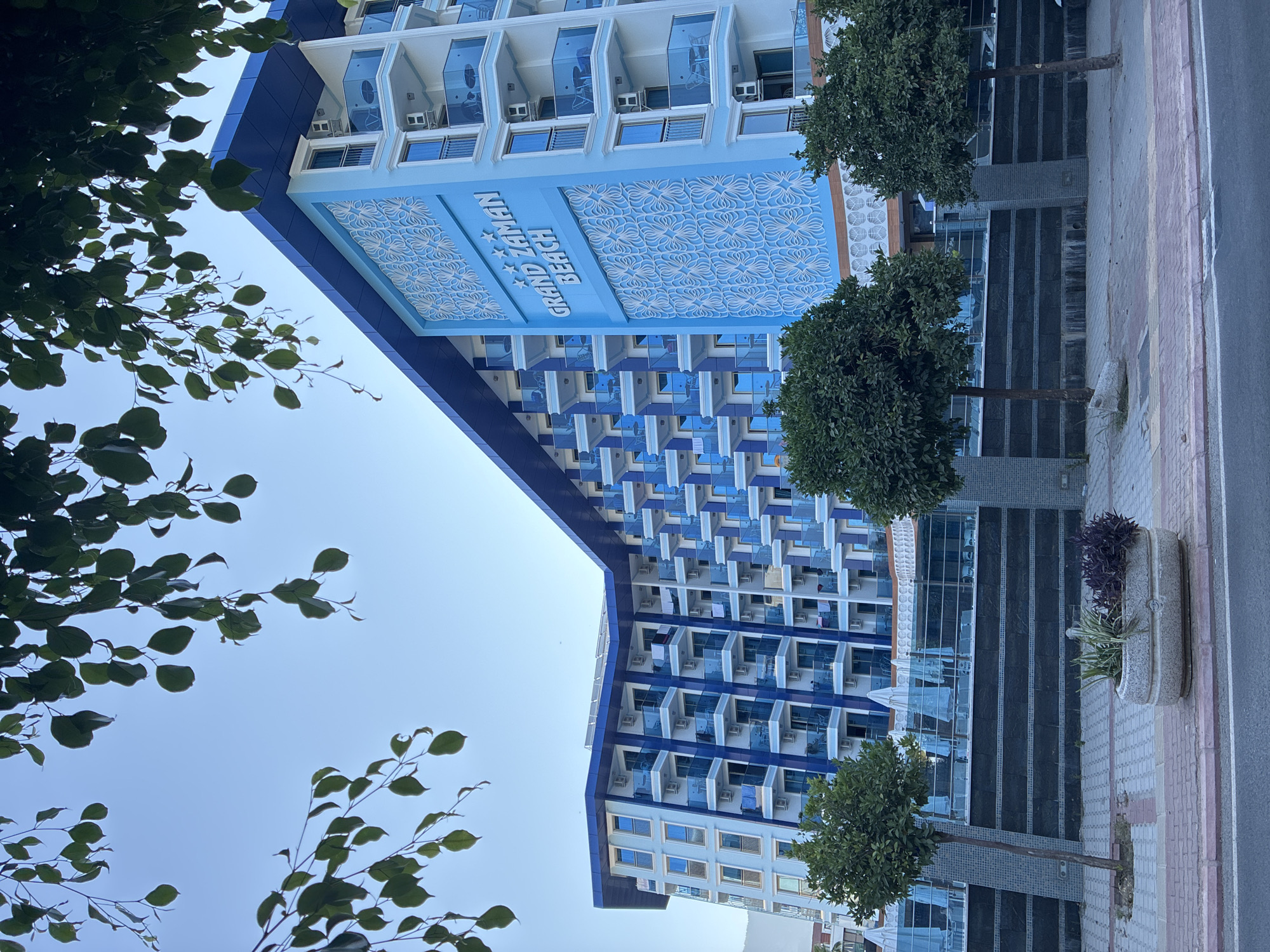 Street-level scenes from a summer morning in Alanya