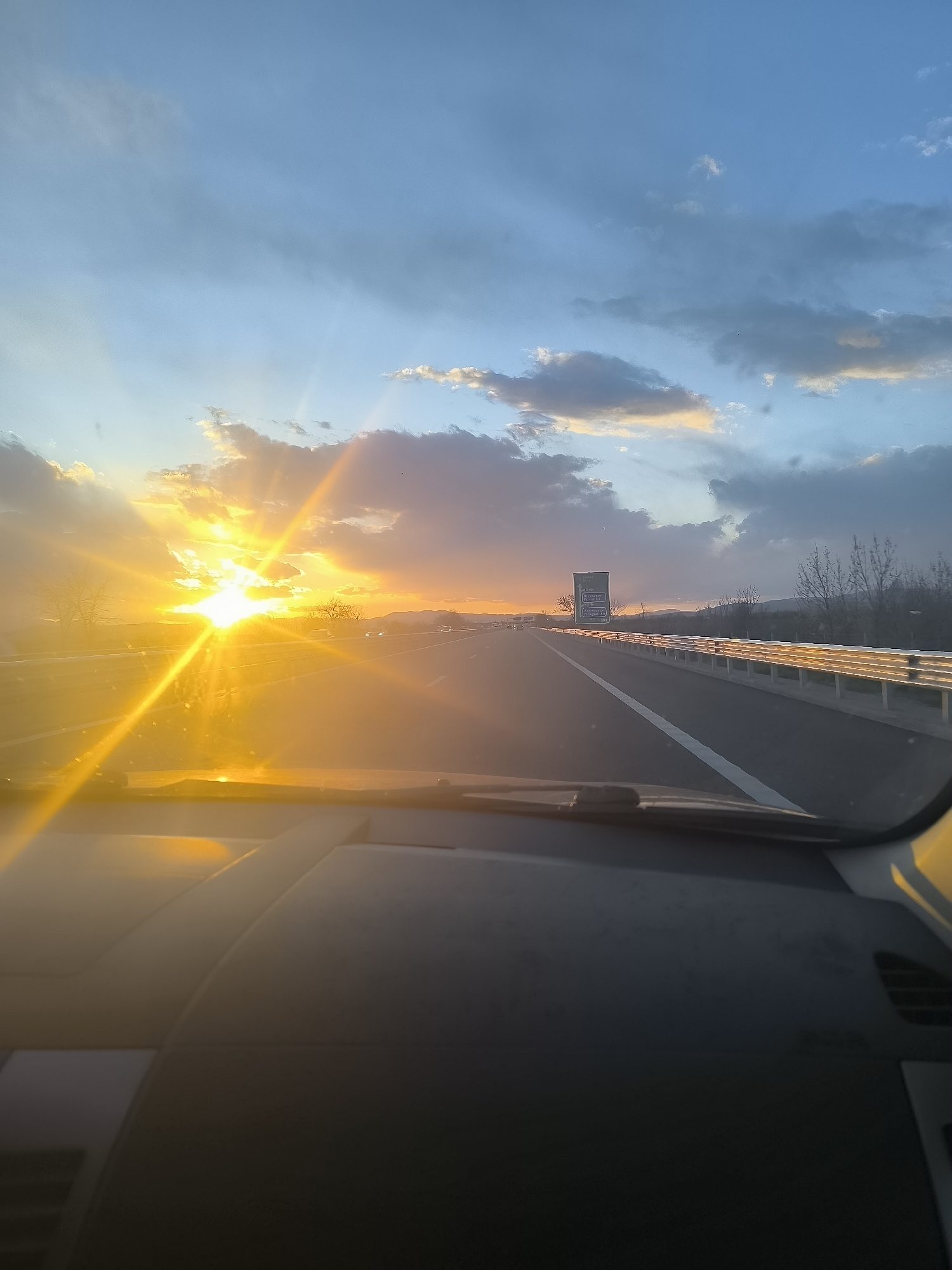 Driver captures golden sunset view on Bulgarian highway