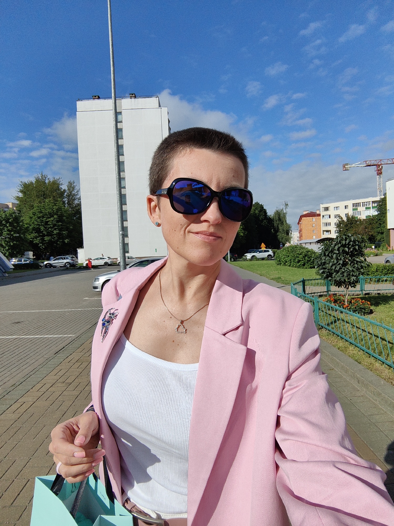 Minsk morning walk with outfit details and street scenes