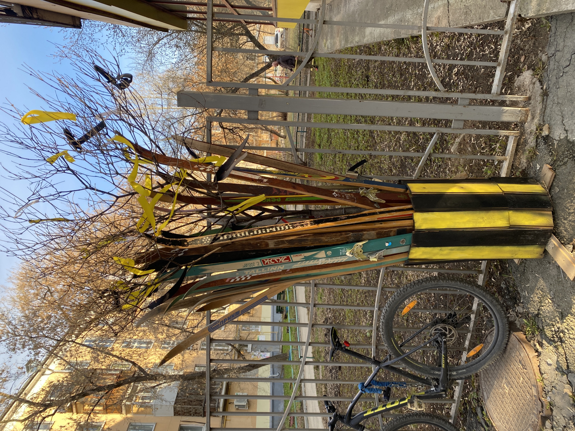 Public ski art installation spotted in Yekaterinburg, Russia