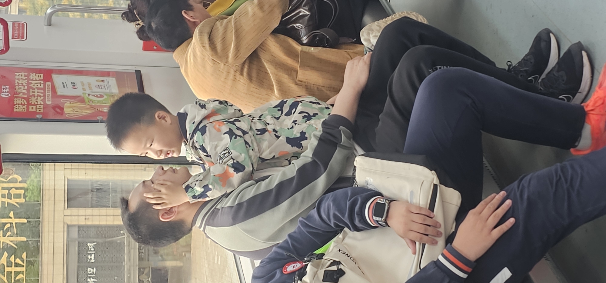 Early morning subway scene observed in Chongqing High-tech Zone