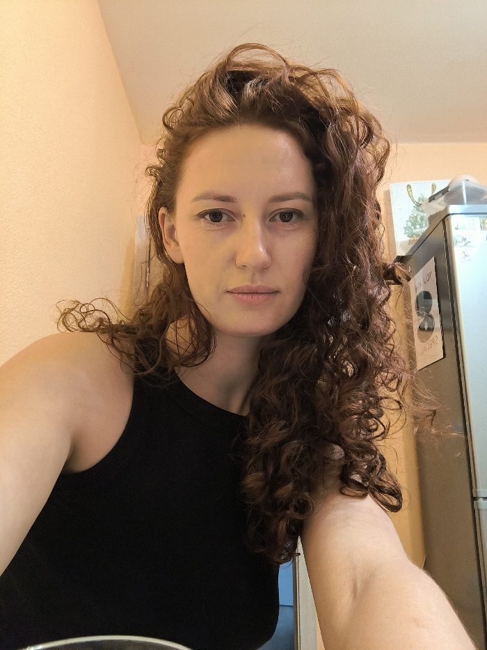 Woman documents evening routine in Saint Petersburg apartment
