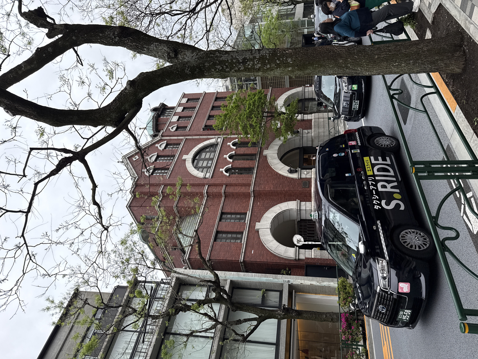Morning street scenes documented in Minato commercial district