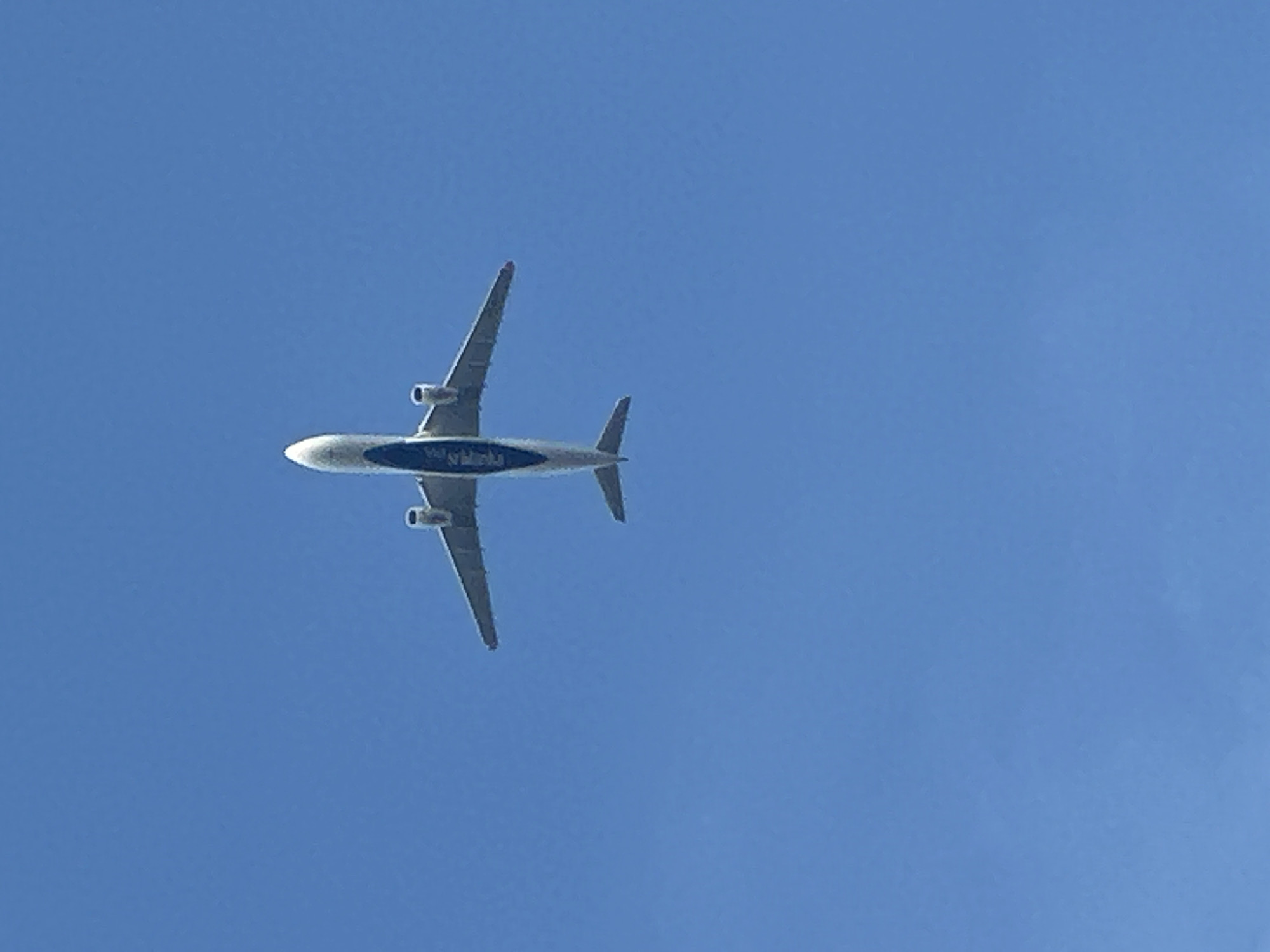 Planespotting session captures mixed air traffic over southeast London