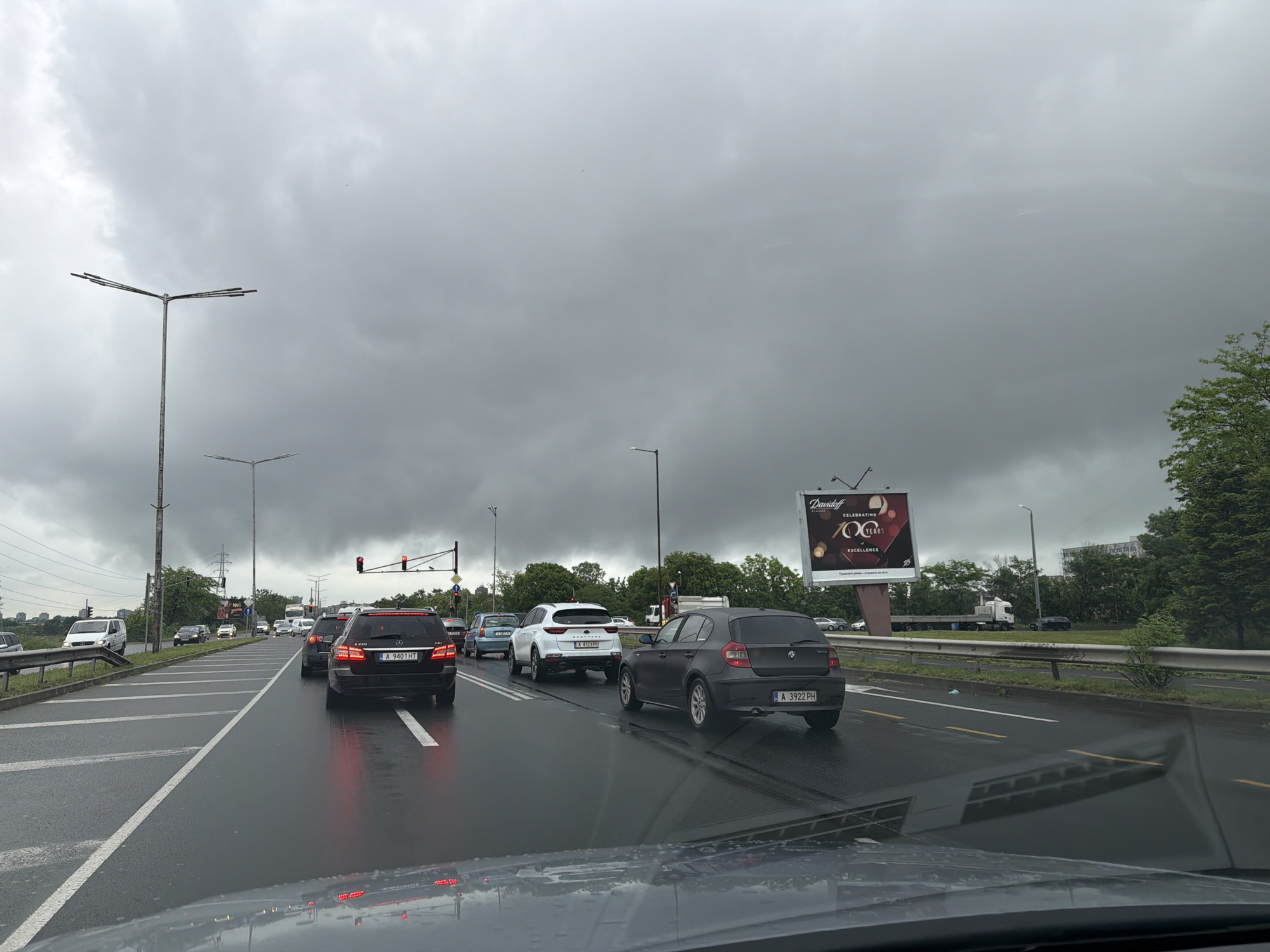 Morning rain creates moderate traffic in Burgas, Bulgaria