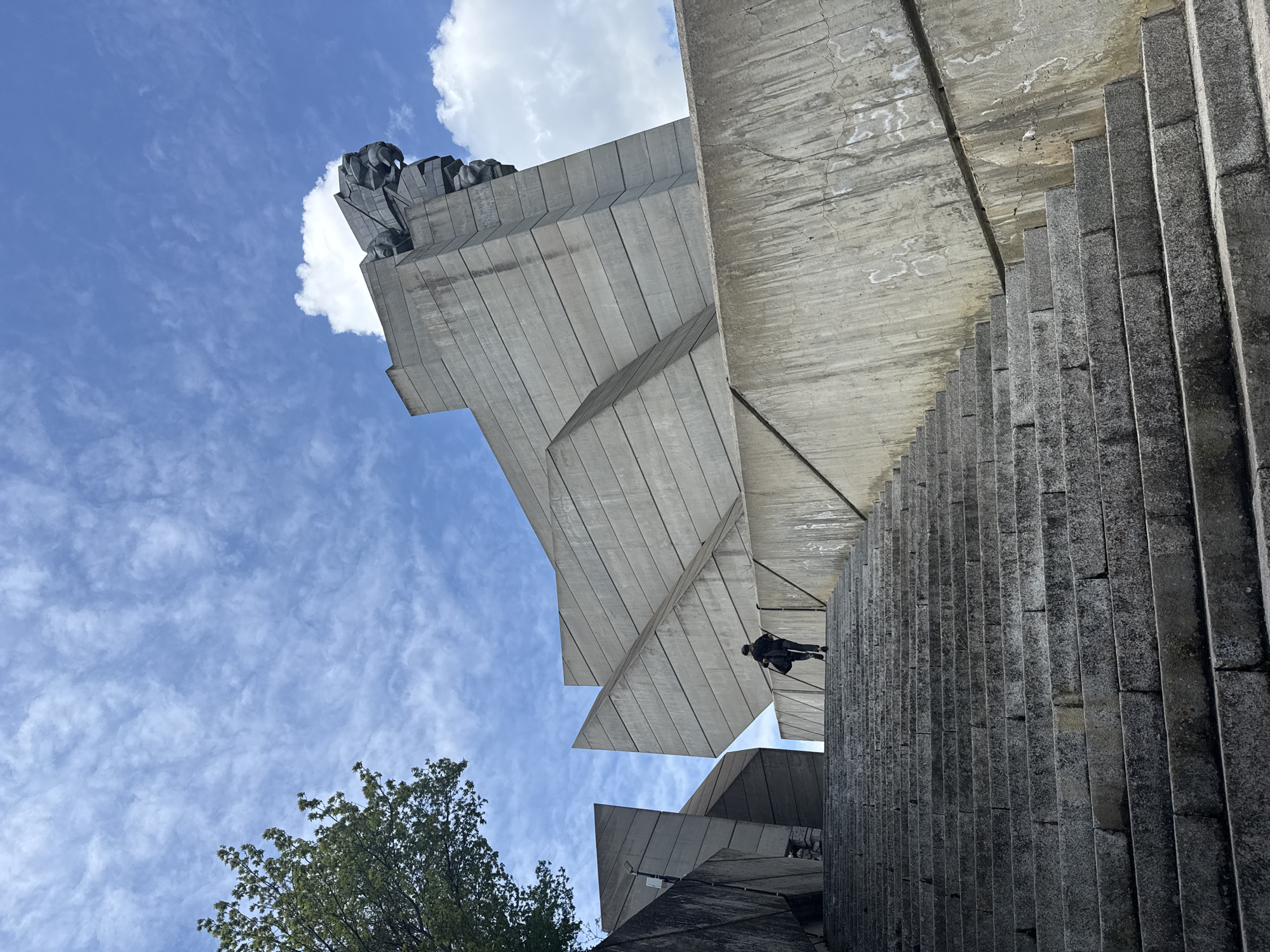 Tourist documents Bulgarian state monument visit, captures backflip performance