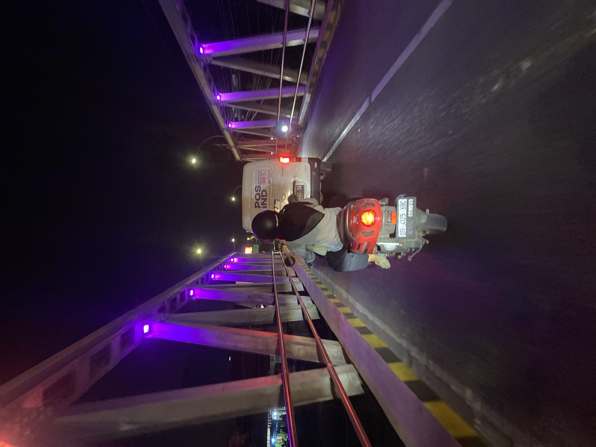 Night out in Bantaeng: streets, stalls, and local landmarks