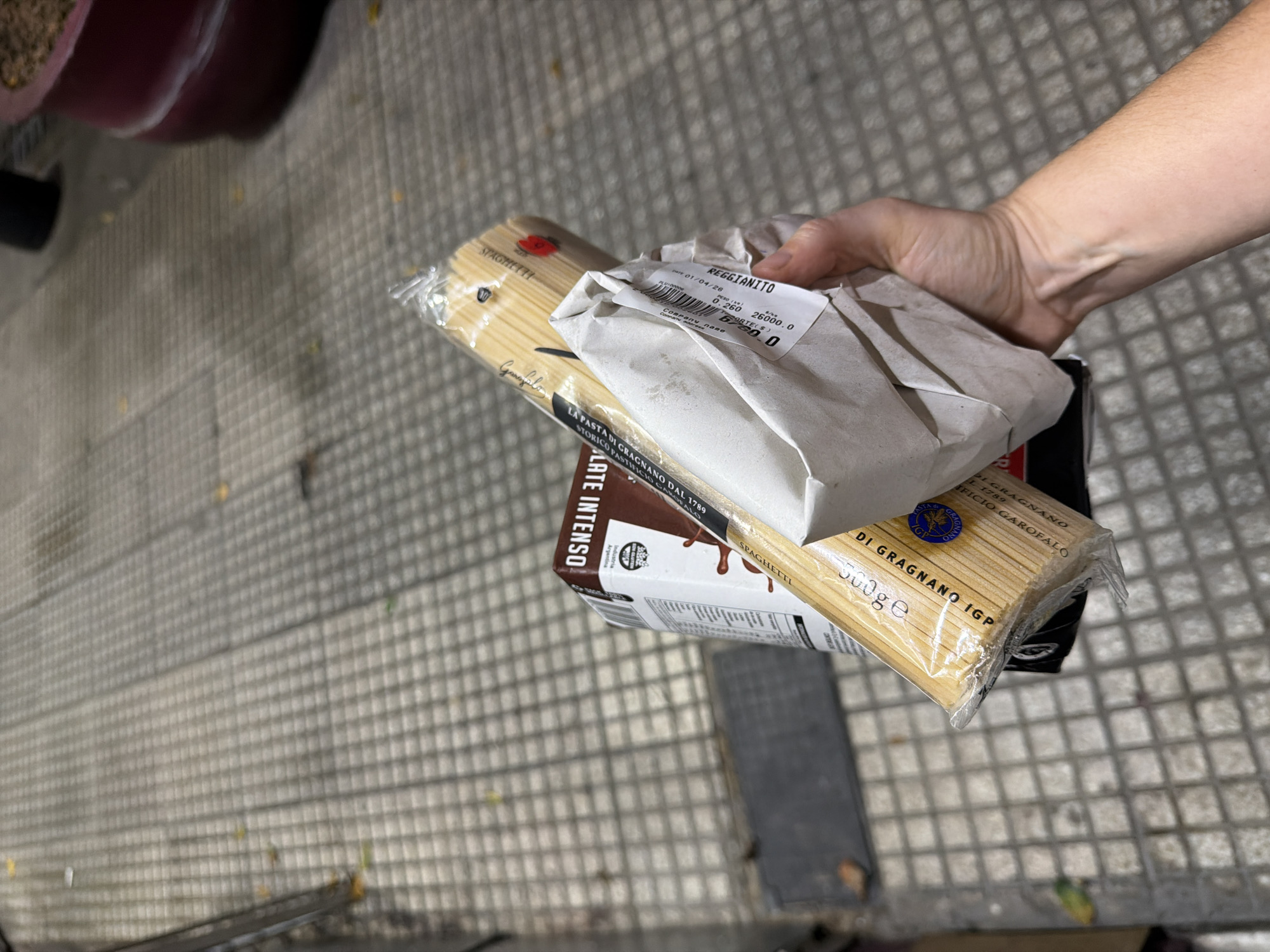 Evening snapshots of daily life around Buenos Aires landmarks