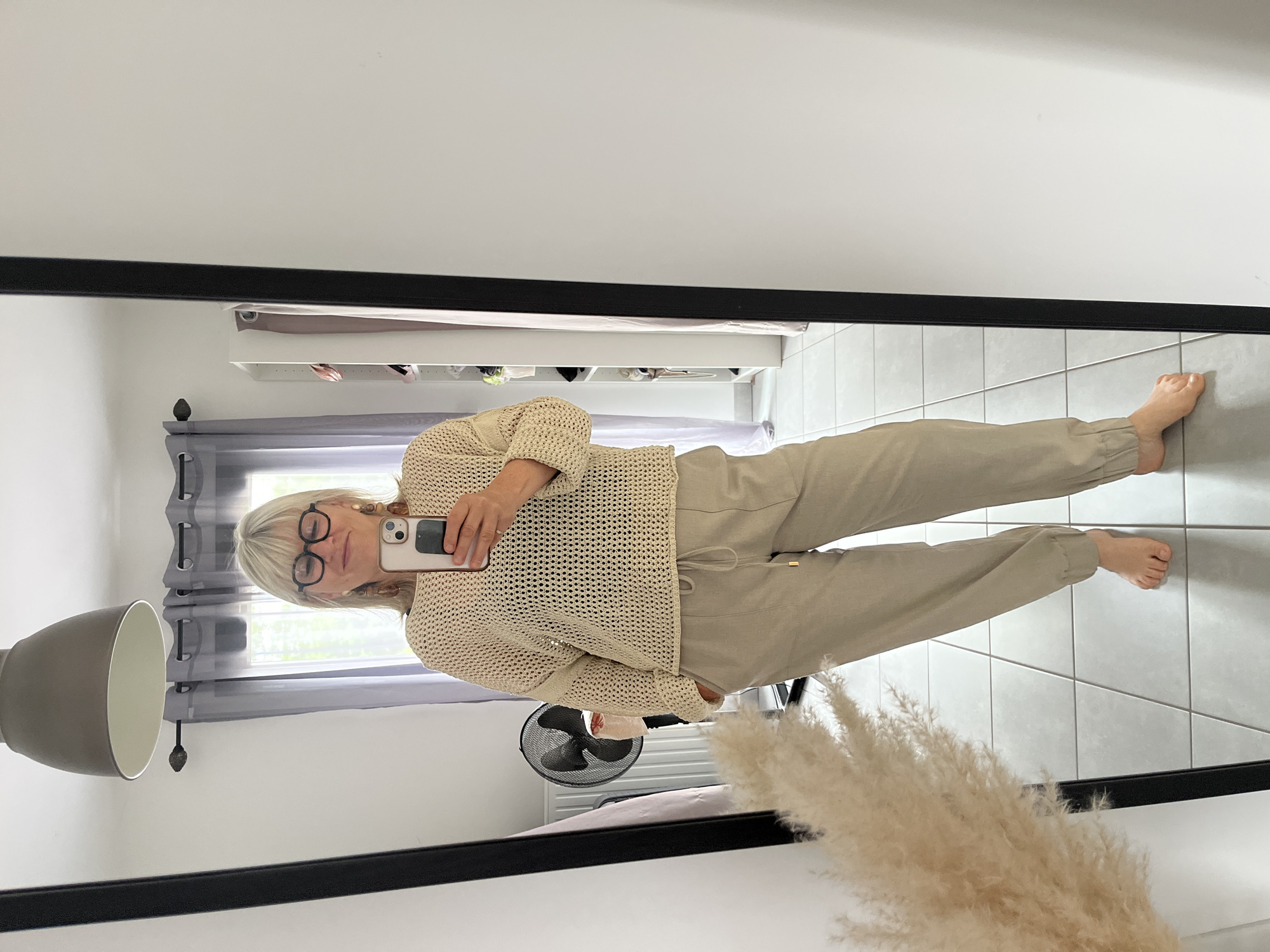 Woman's morning routine documented in Chambœuf, France