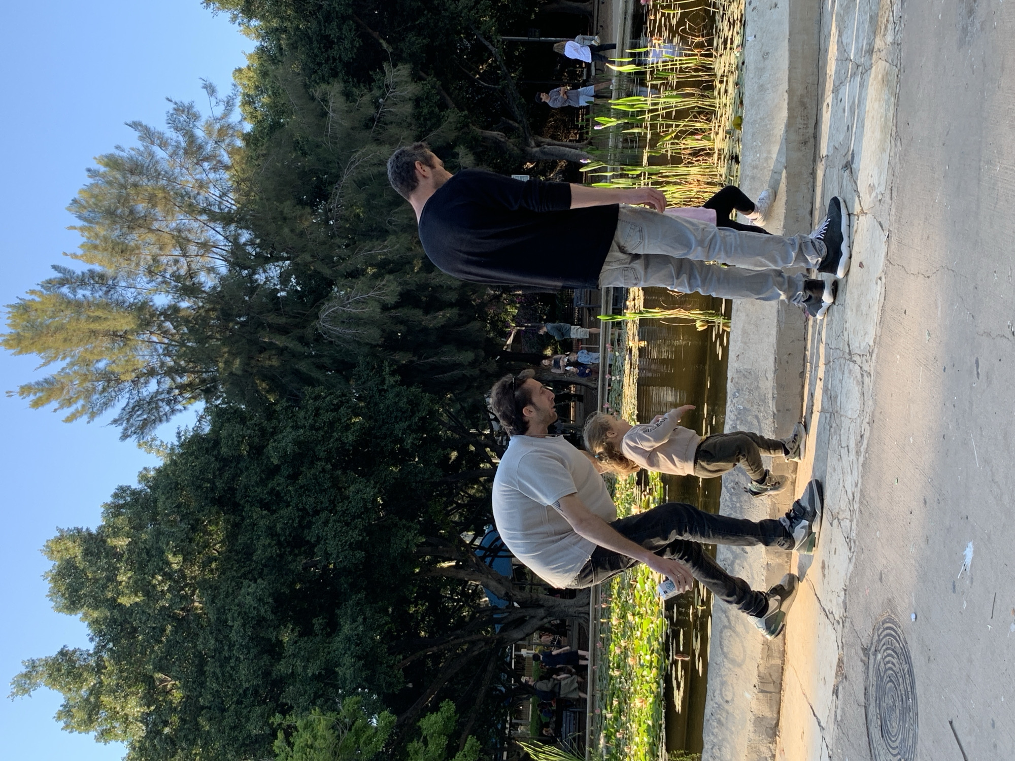 Ordinary afternoon moments documented across Tel Aviv parks and streets