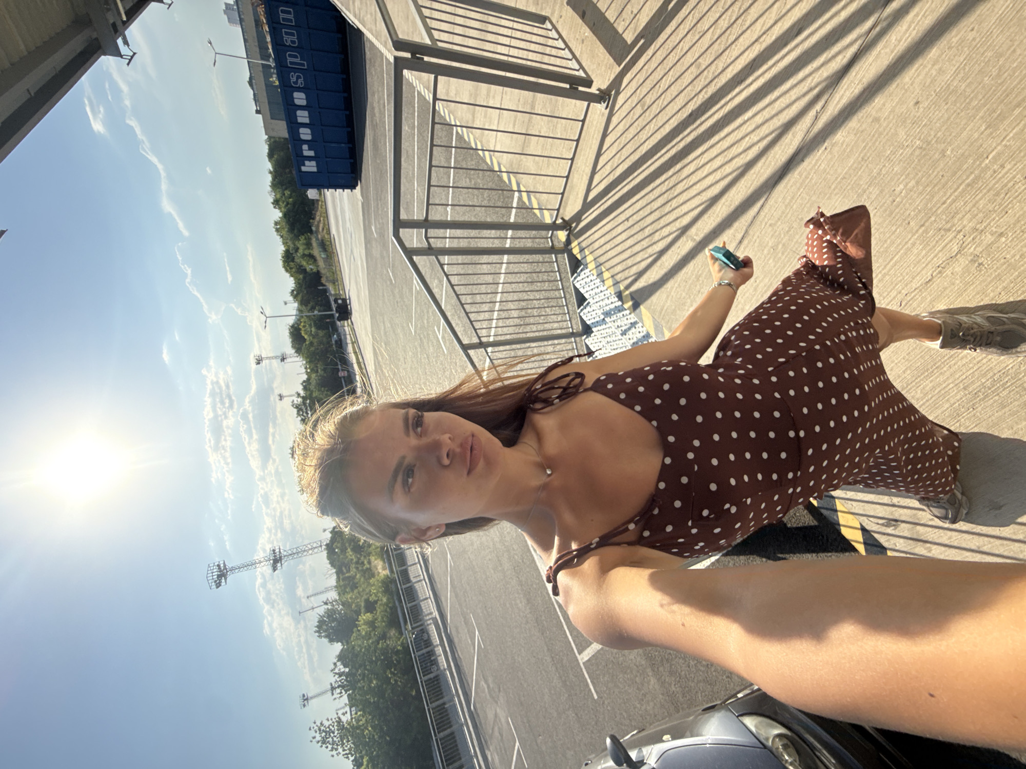 Mirror selfie tour through a Plovdiv home goods store