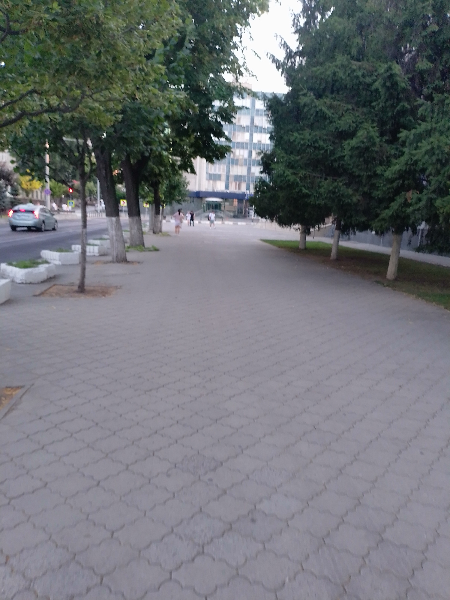 Strolling past shops and walkways in central Chișinău