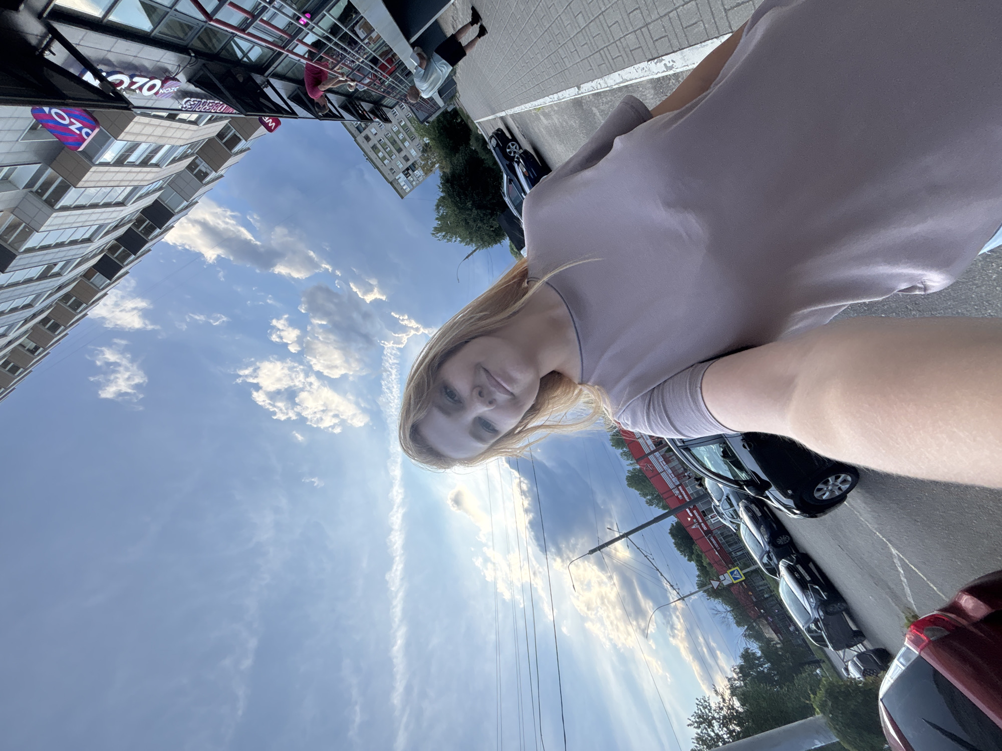 Afternoon out in the city, clouds rolling in
