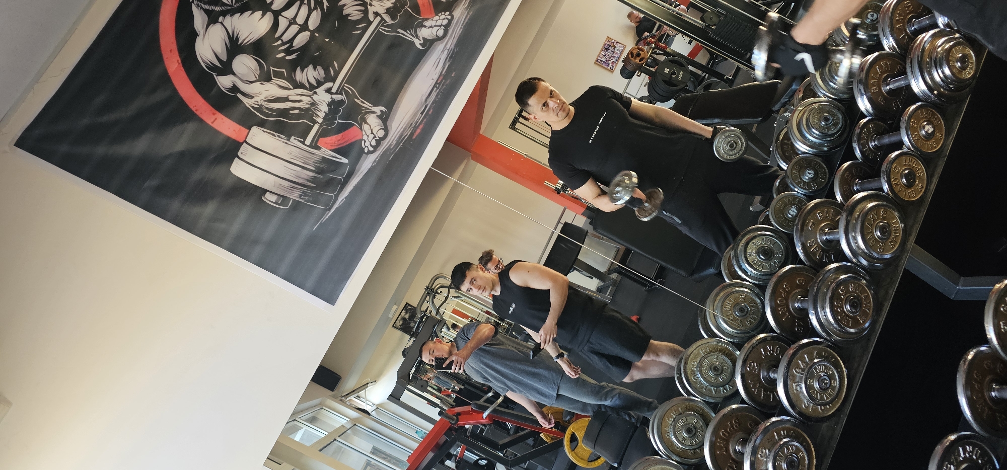 Gym workouts and meal prep documented in Gabrovo