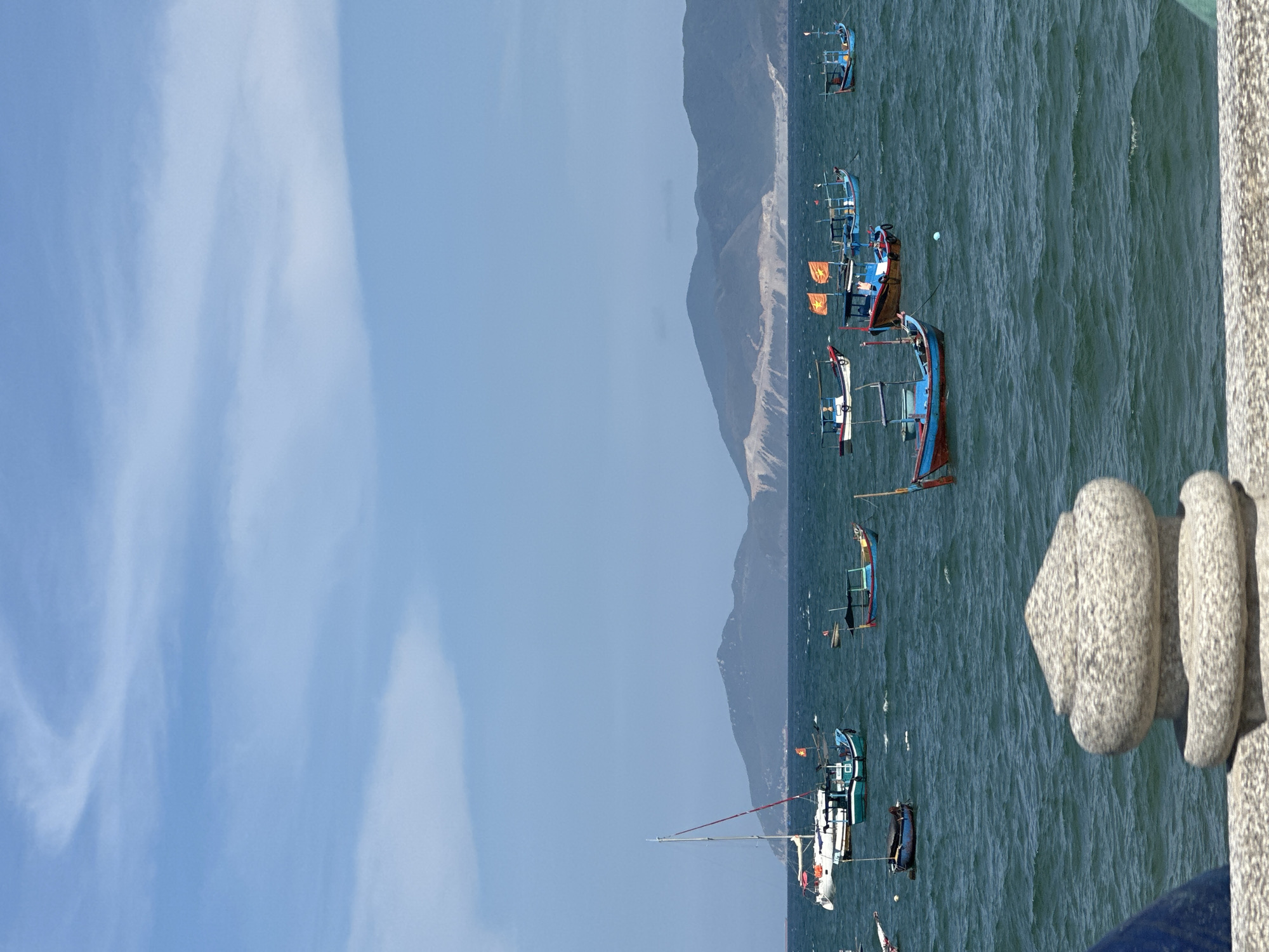 Morning coastal scenes captured in Bac Nha Trang Ward