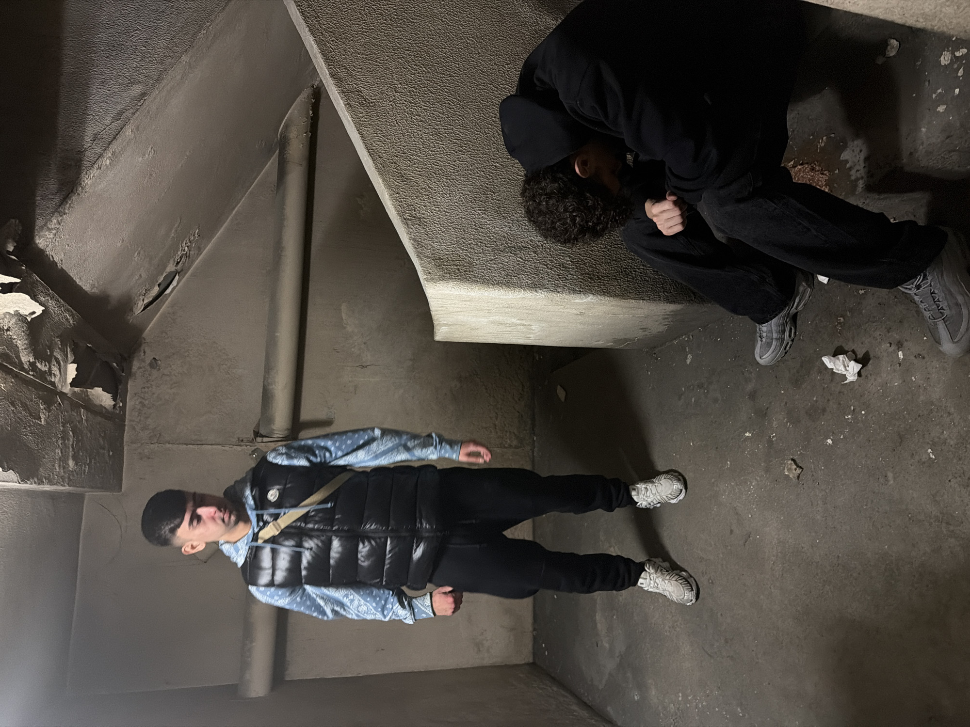 Two people spotted in abandoned interior space in Vila Real