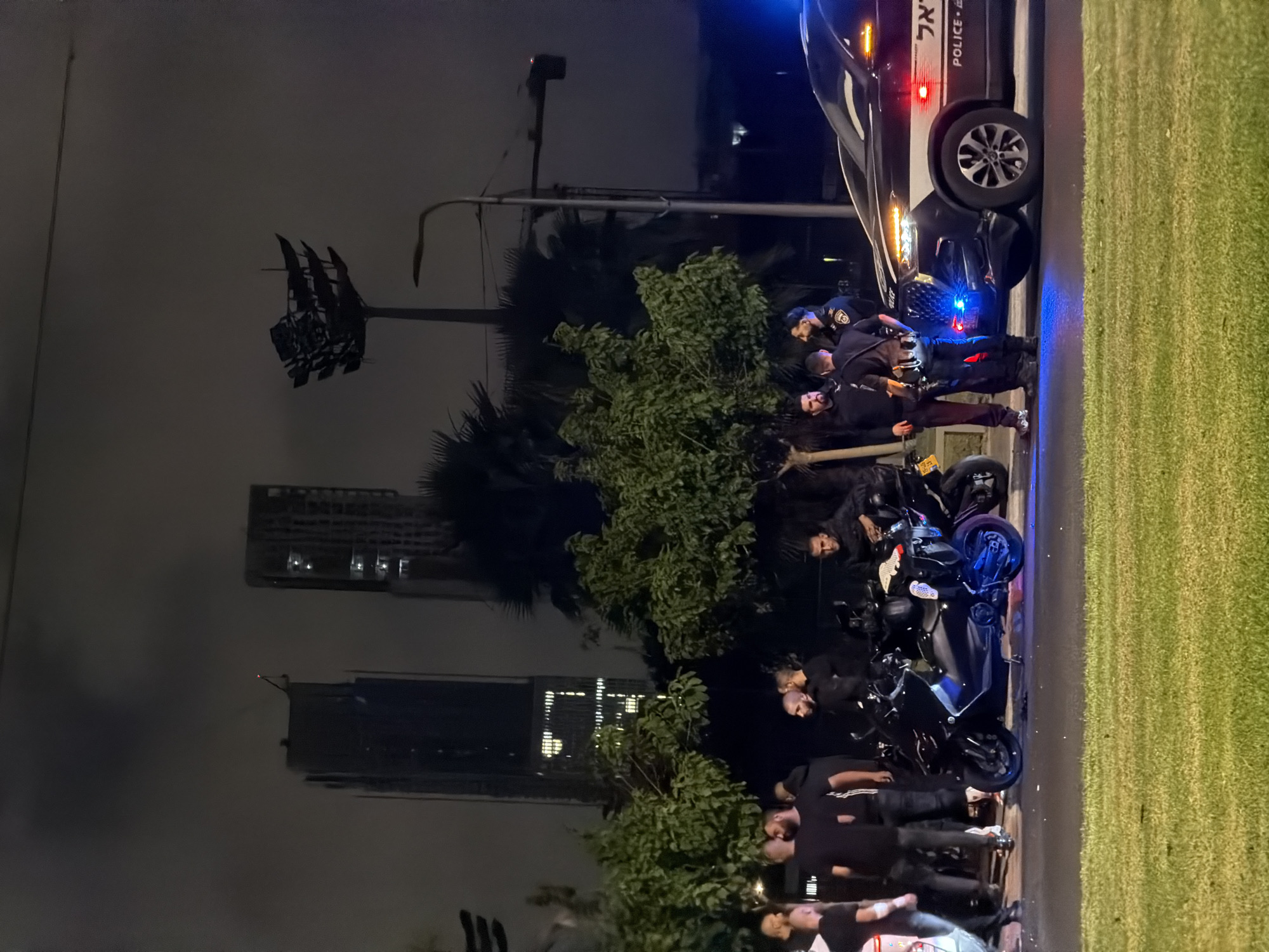 Police respond to nighttime incident on Tel Aviv street