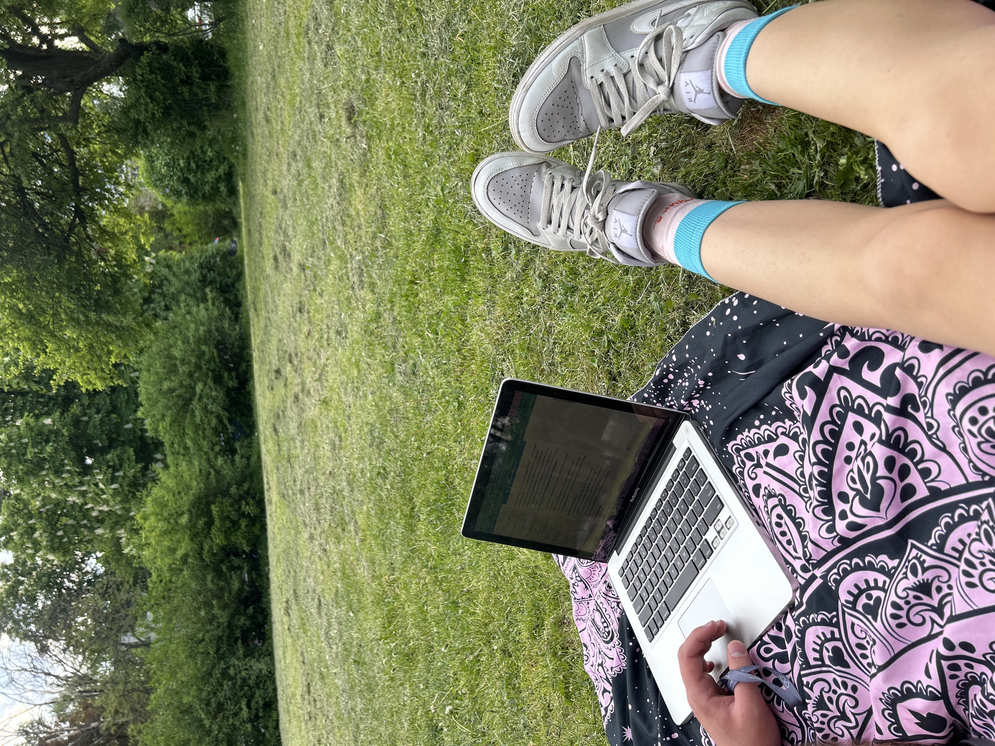 Afternoon leisure activities documented across Sofia parks and businesses