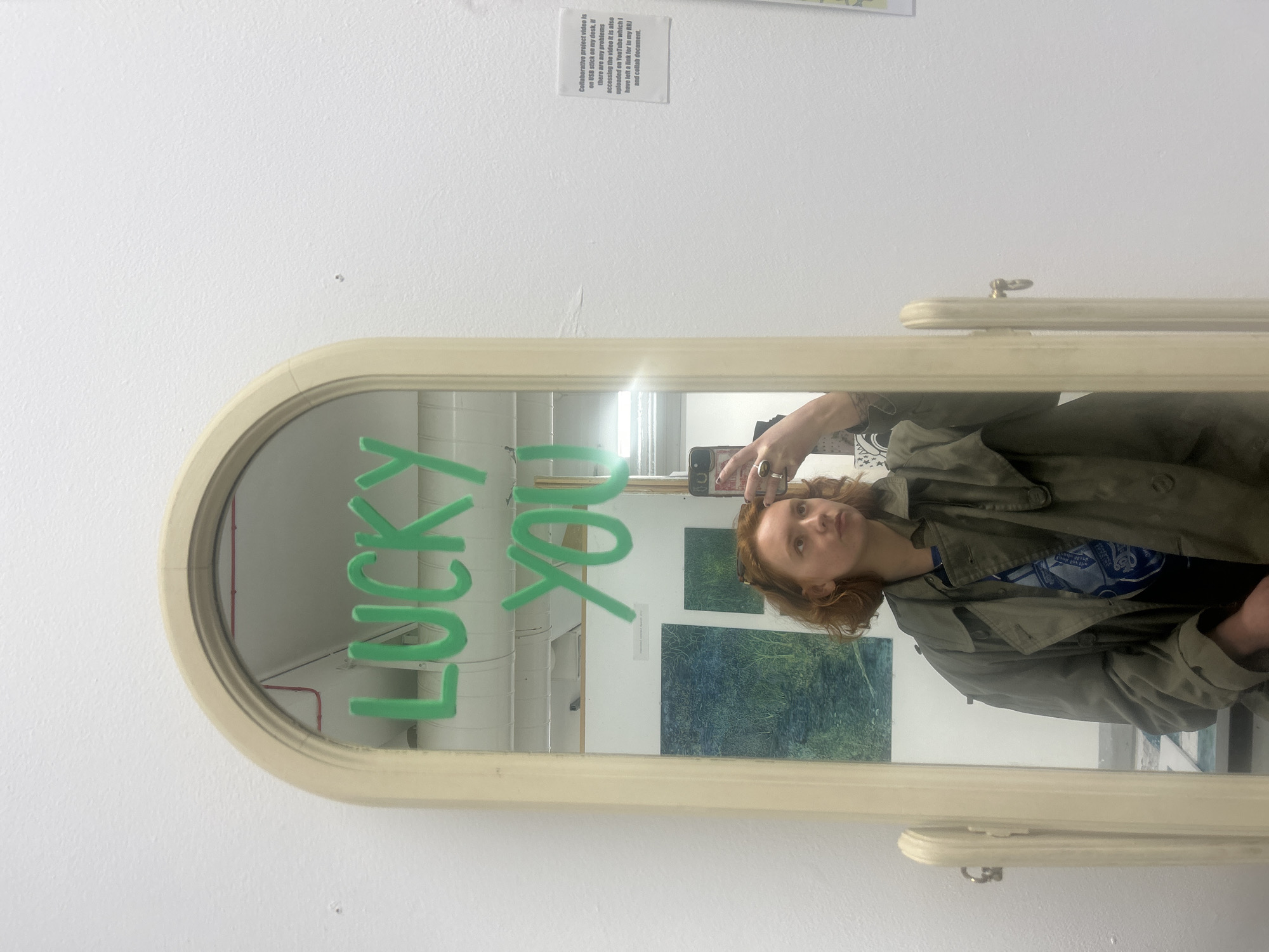Mirror selfie captured with 'LUCKY YOU' message in Dundee