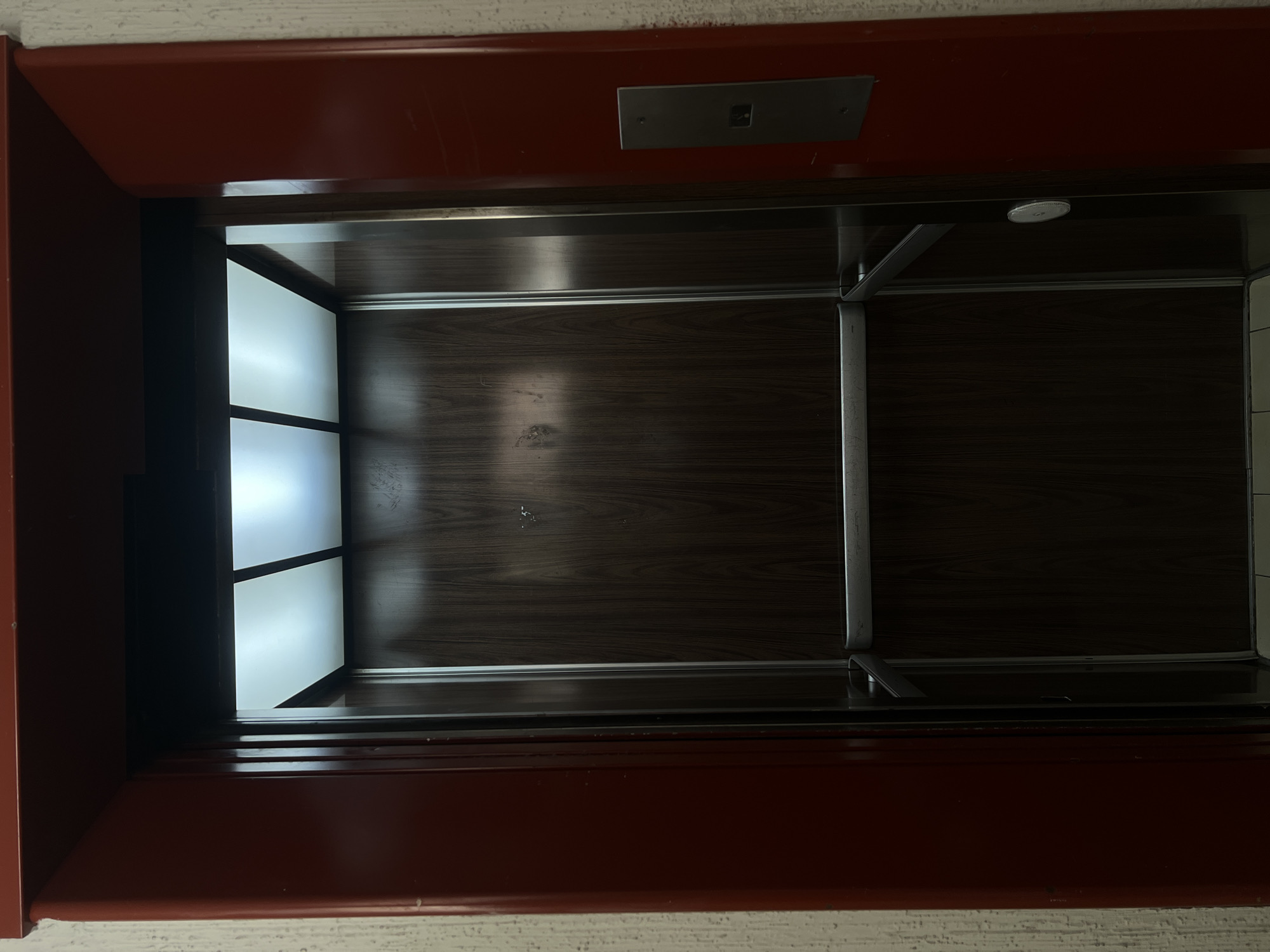 Elevator interior photographed from below in Mexico City